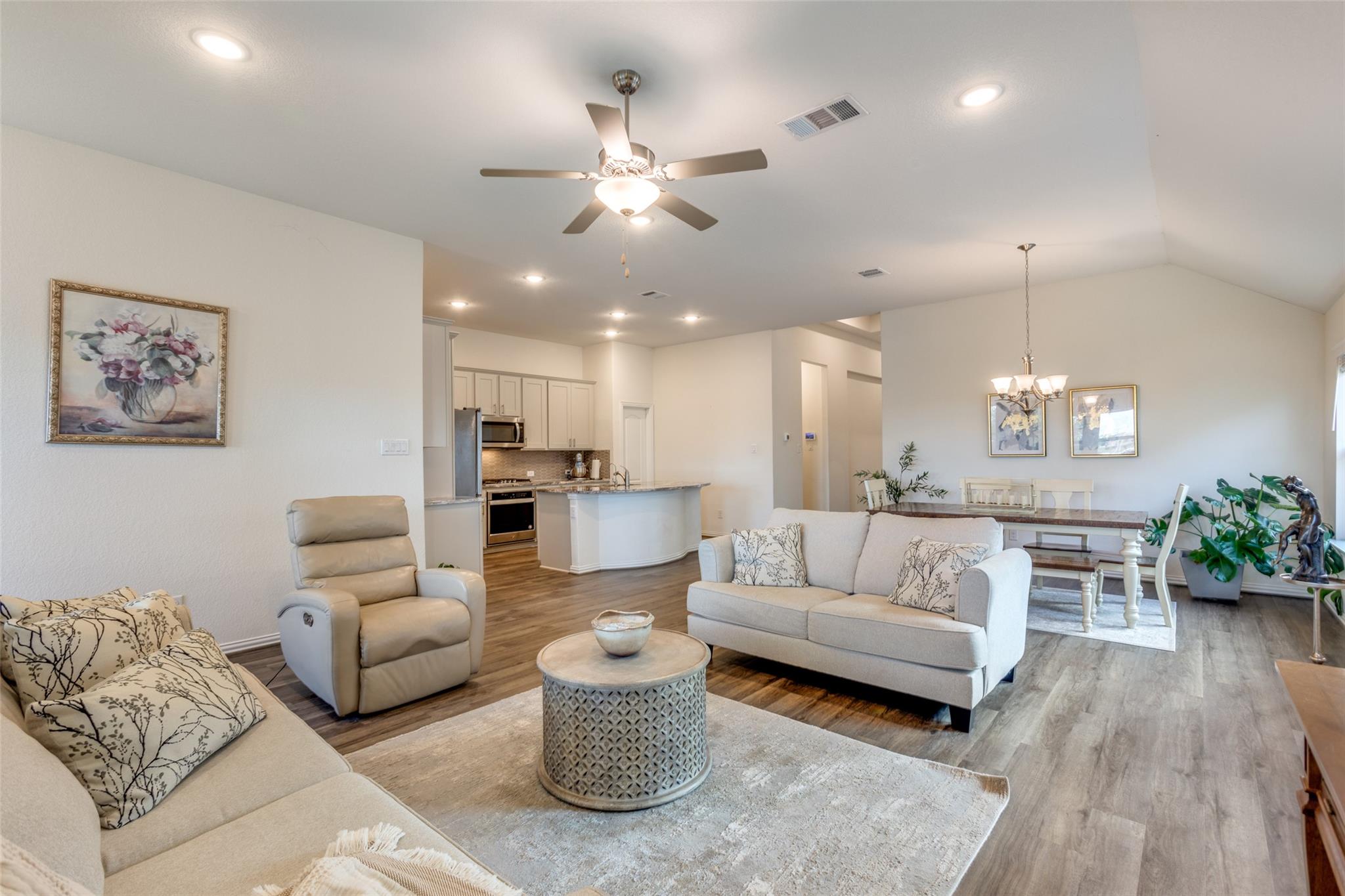 2212 McClendon Trl, Leander, TX 78641
