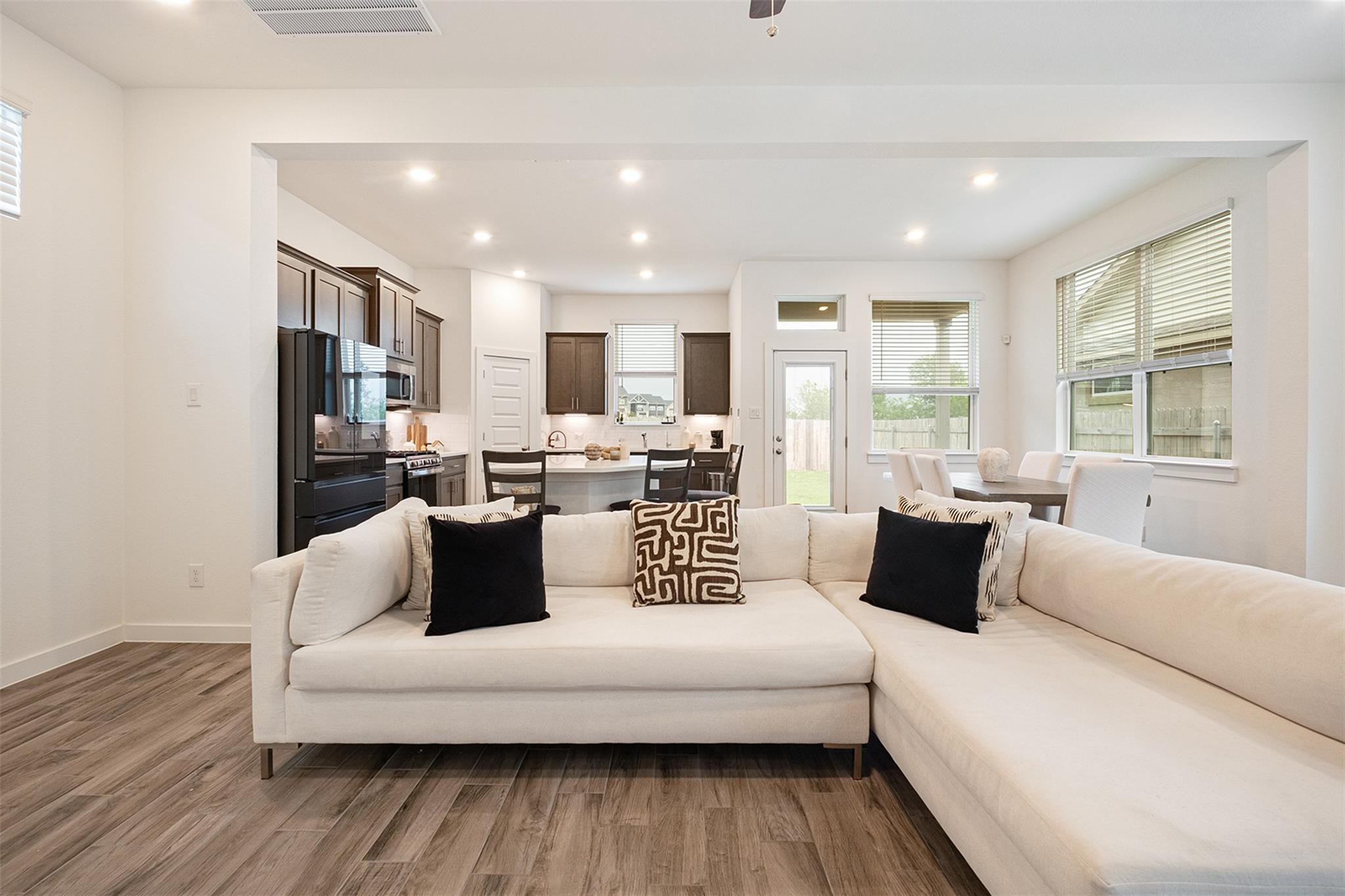 12612 Penguin Path, Manor, TX 78653