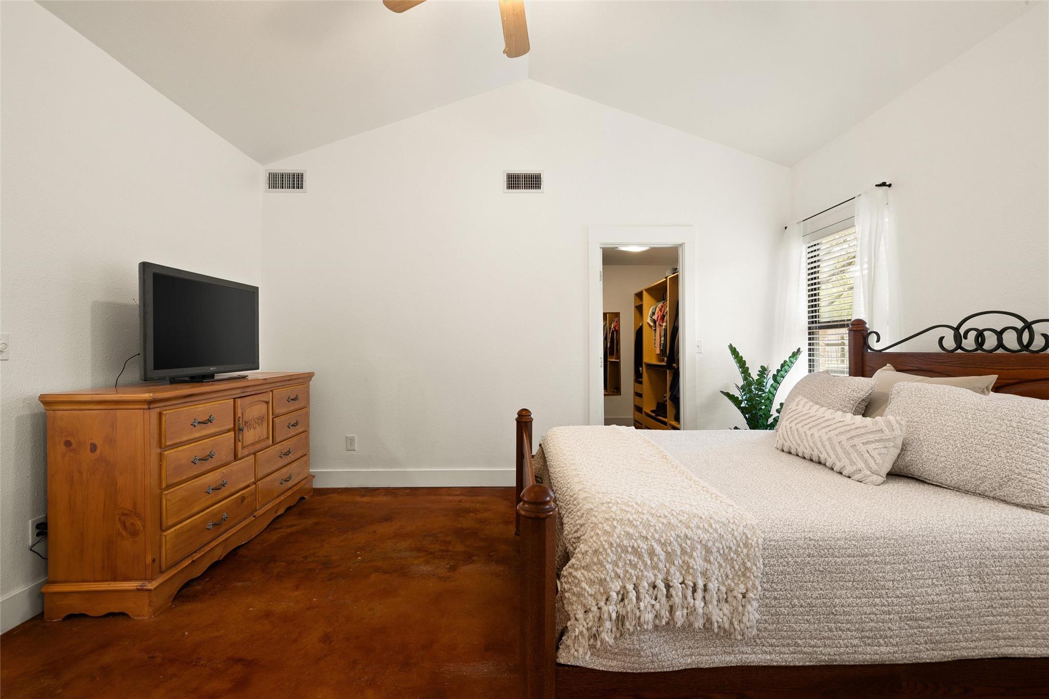 5605 McCarty Ln, Austin, TX 78749