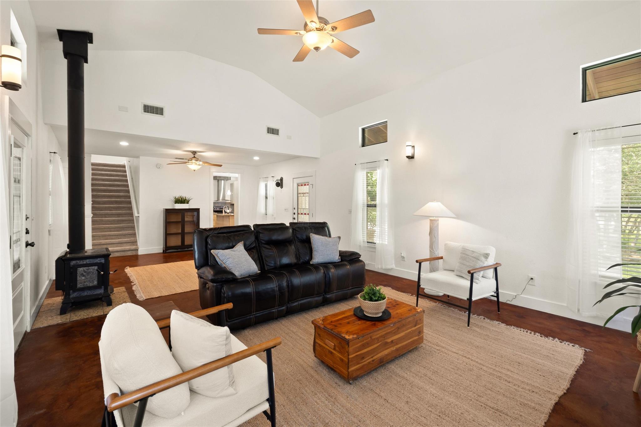 5605 McCarty Ln, Austin, TX 78749