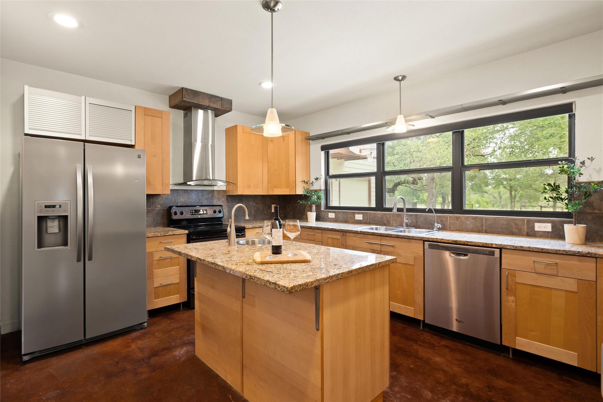 5605 McCarty Ln, Austin, TX 78749