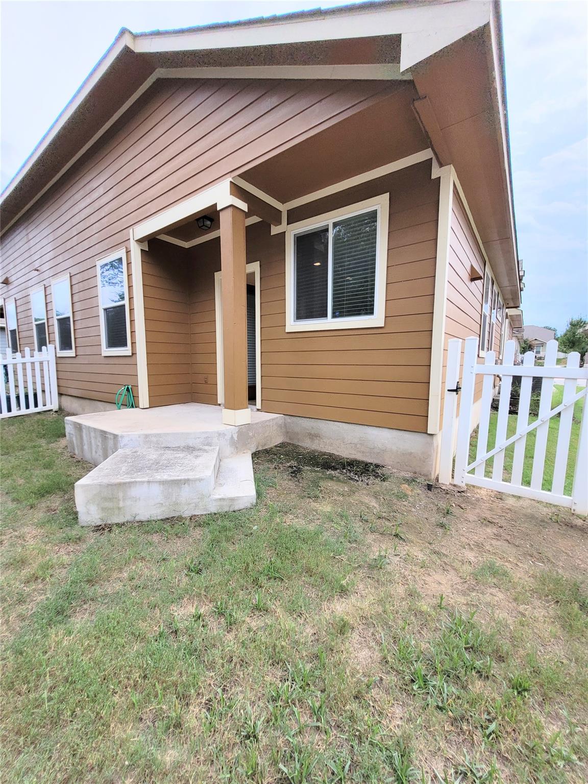 711 Rolling Oak Dr. Dr # 101, Round Rock, TX 78664