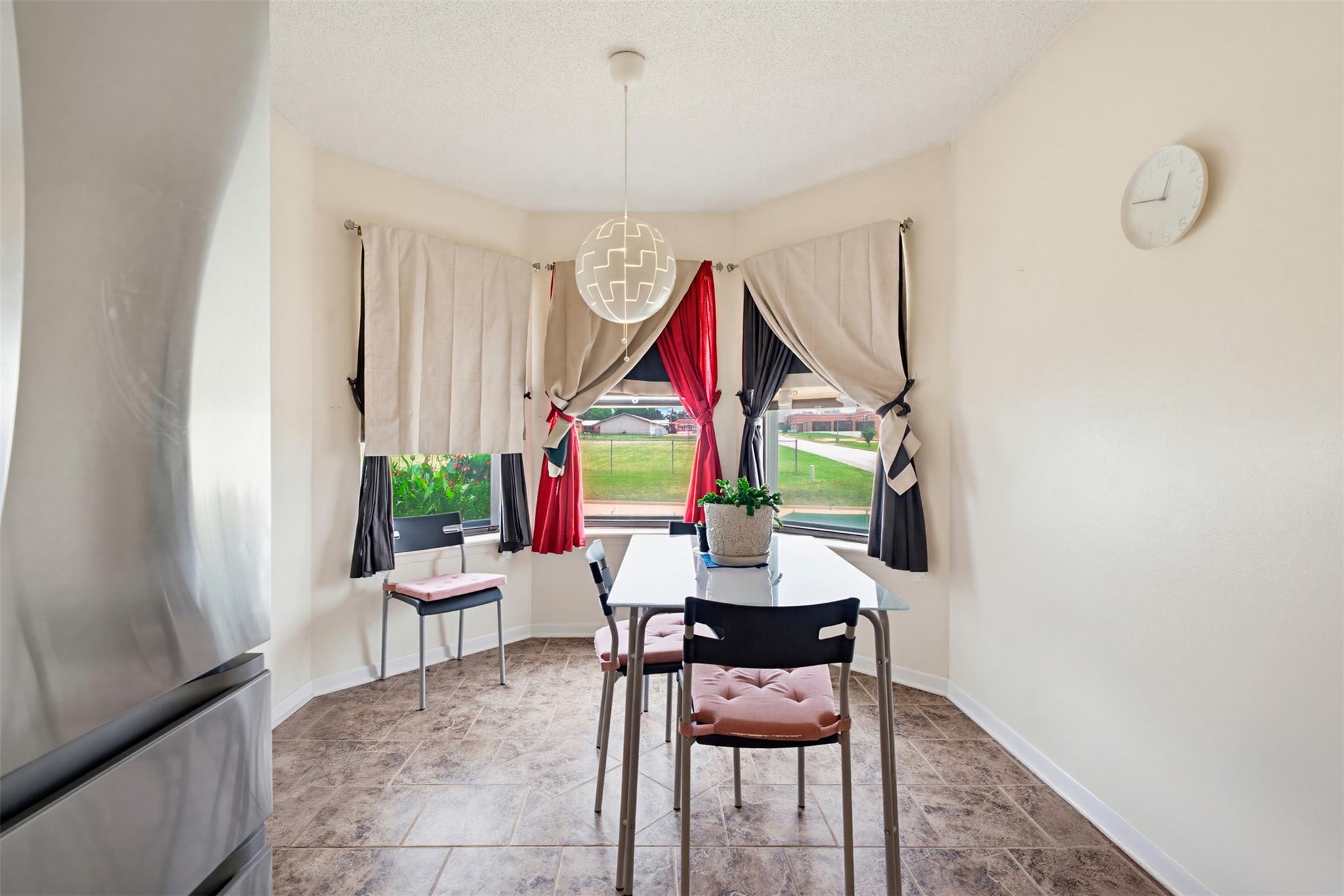501 Meadow Dr, Rockdale, TX 76567