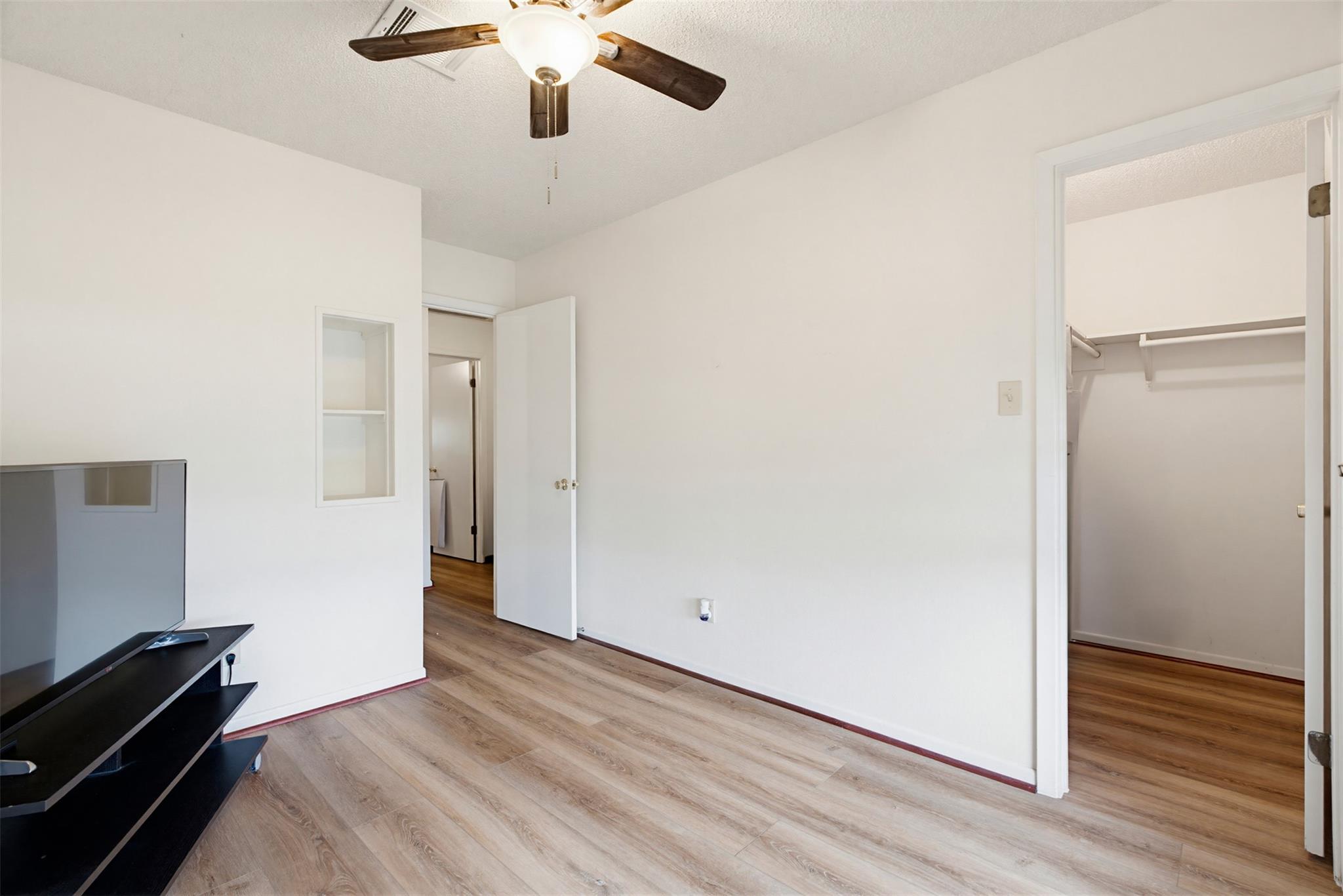 501 Meadow Dr, Rockdale, TX 76567