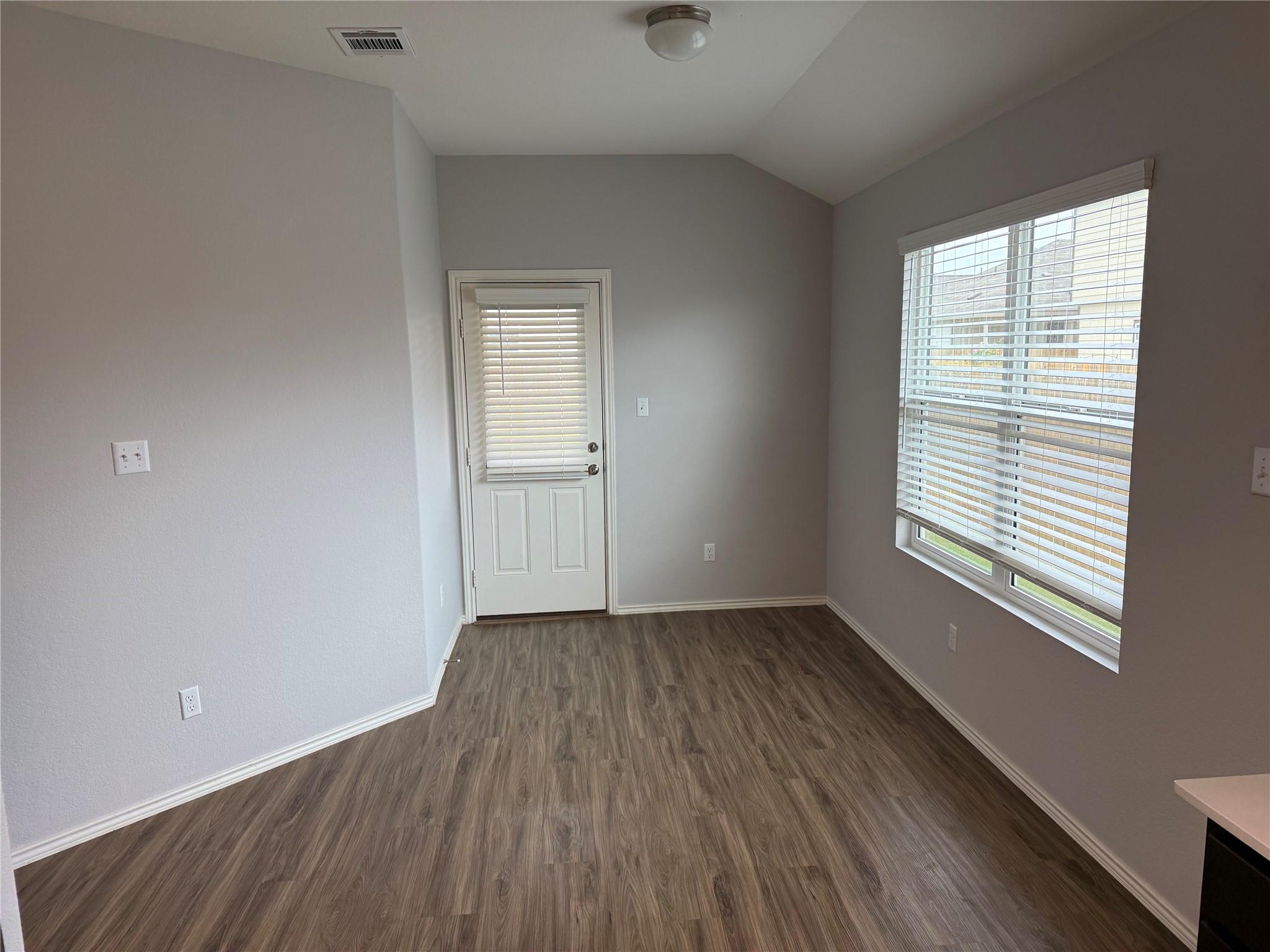 100 Granville Ct, Jarrell, TX 76537
