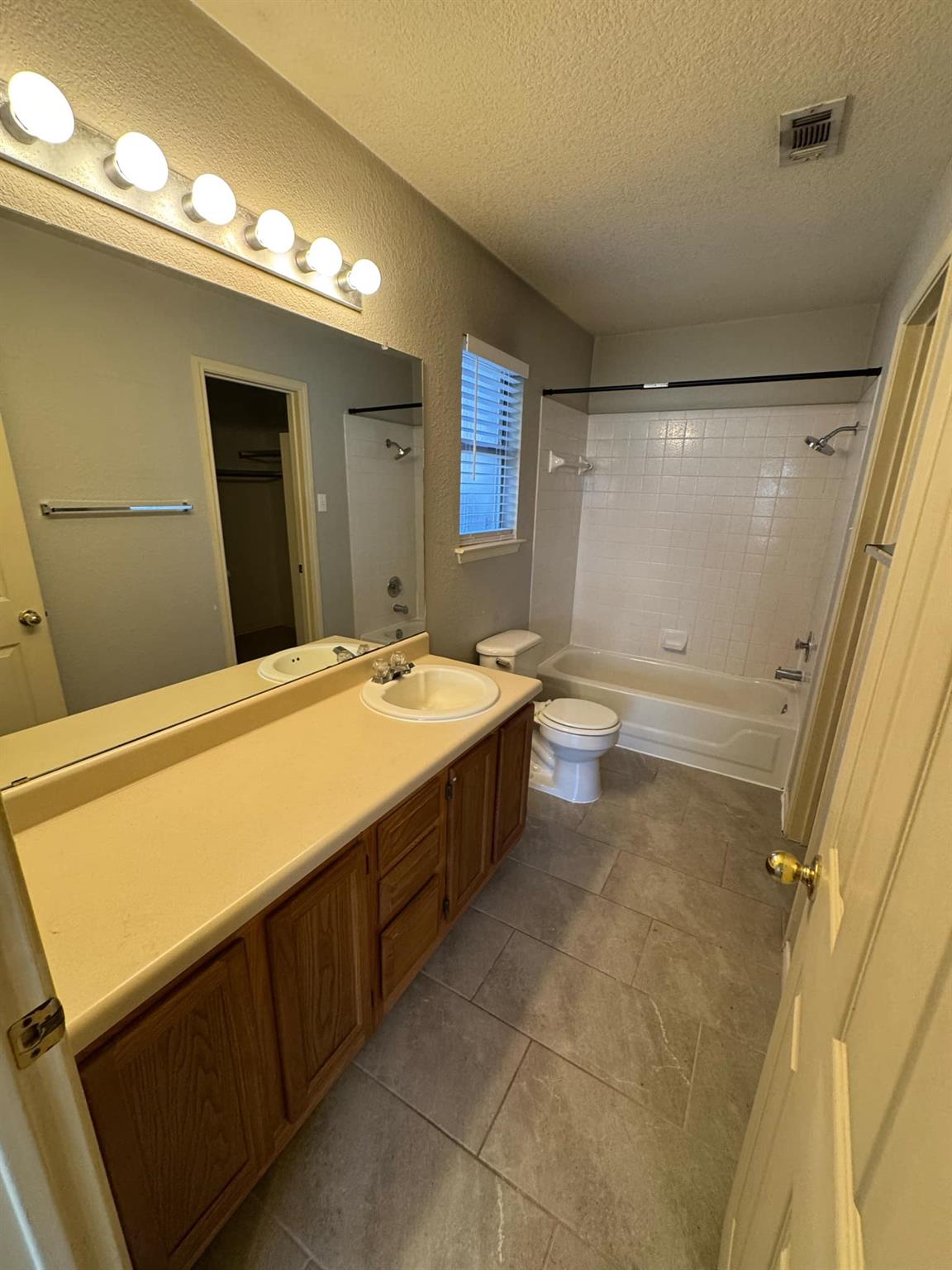 8901 Vigen Cir, Austin, TX 78748