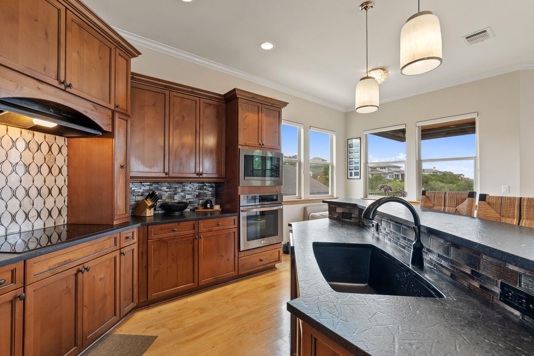 14813 Oklahoma St, Austin, TX 78734