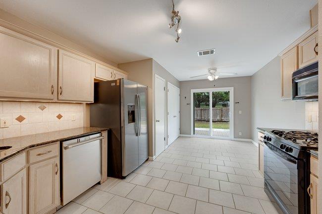 2002 Brook Holw, Cedar Park, TX 78613