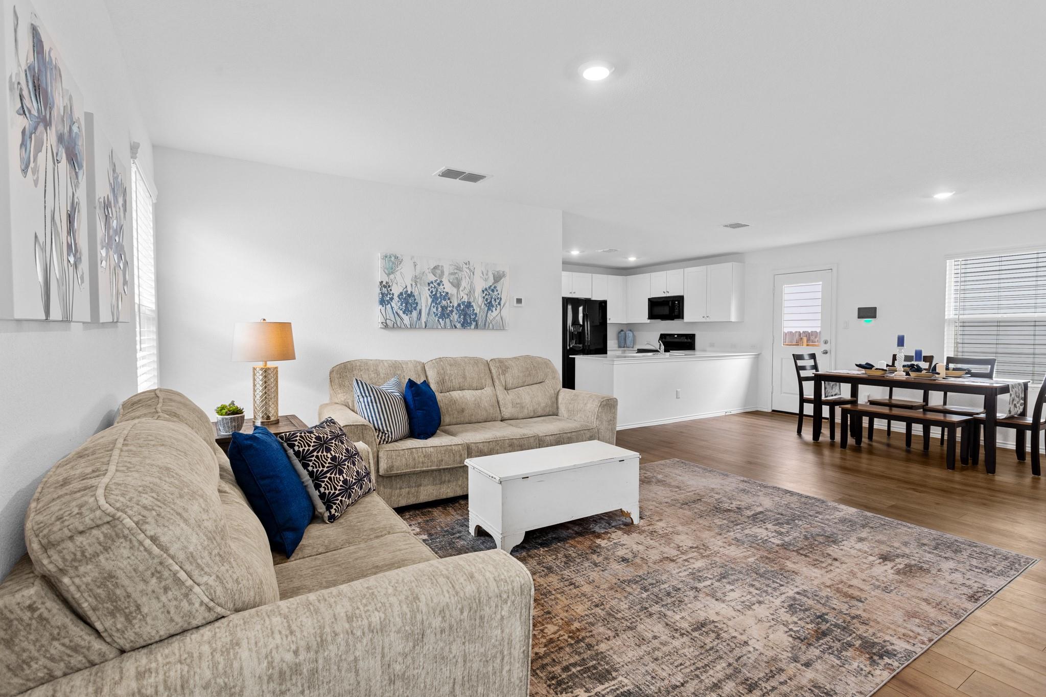584 Commander Abbott Dr, Jarrell, TX 76537