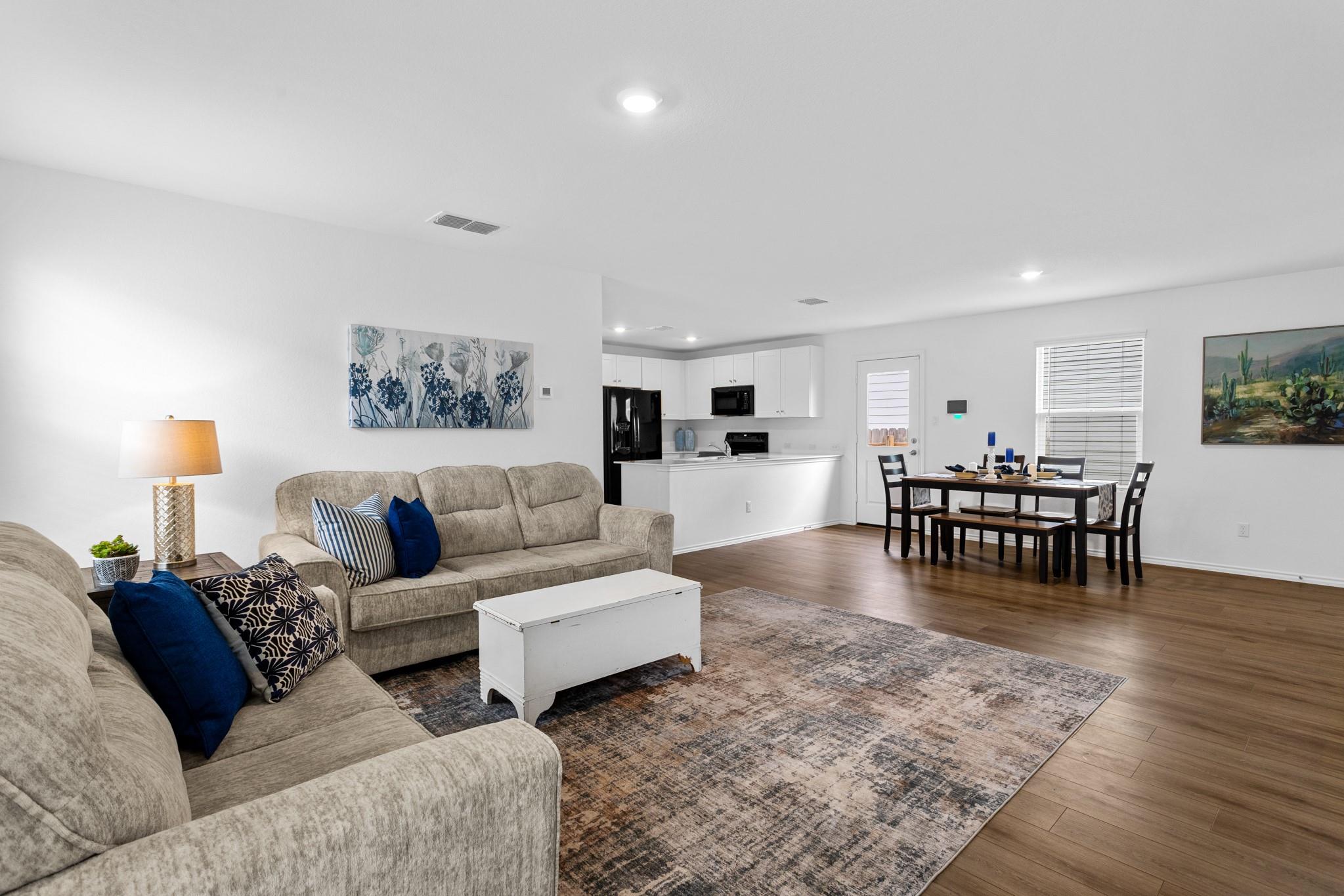 584 Commander Abbott Dr, Jarrell, TX 76537