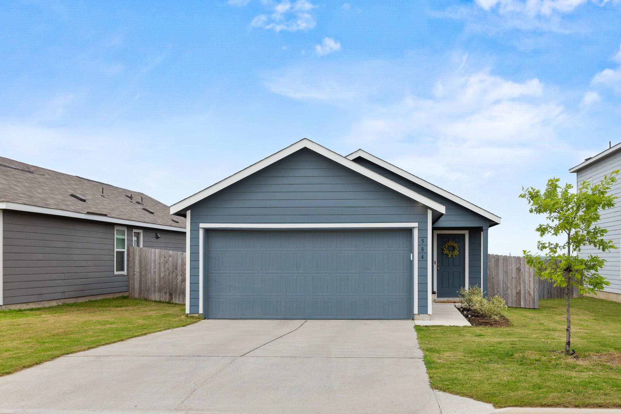 584 Commander Abbott Dr, Jarrell, TX 76537