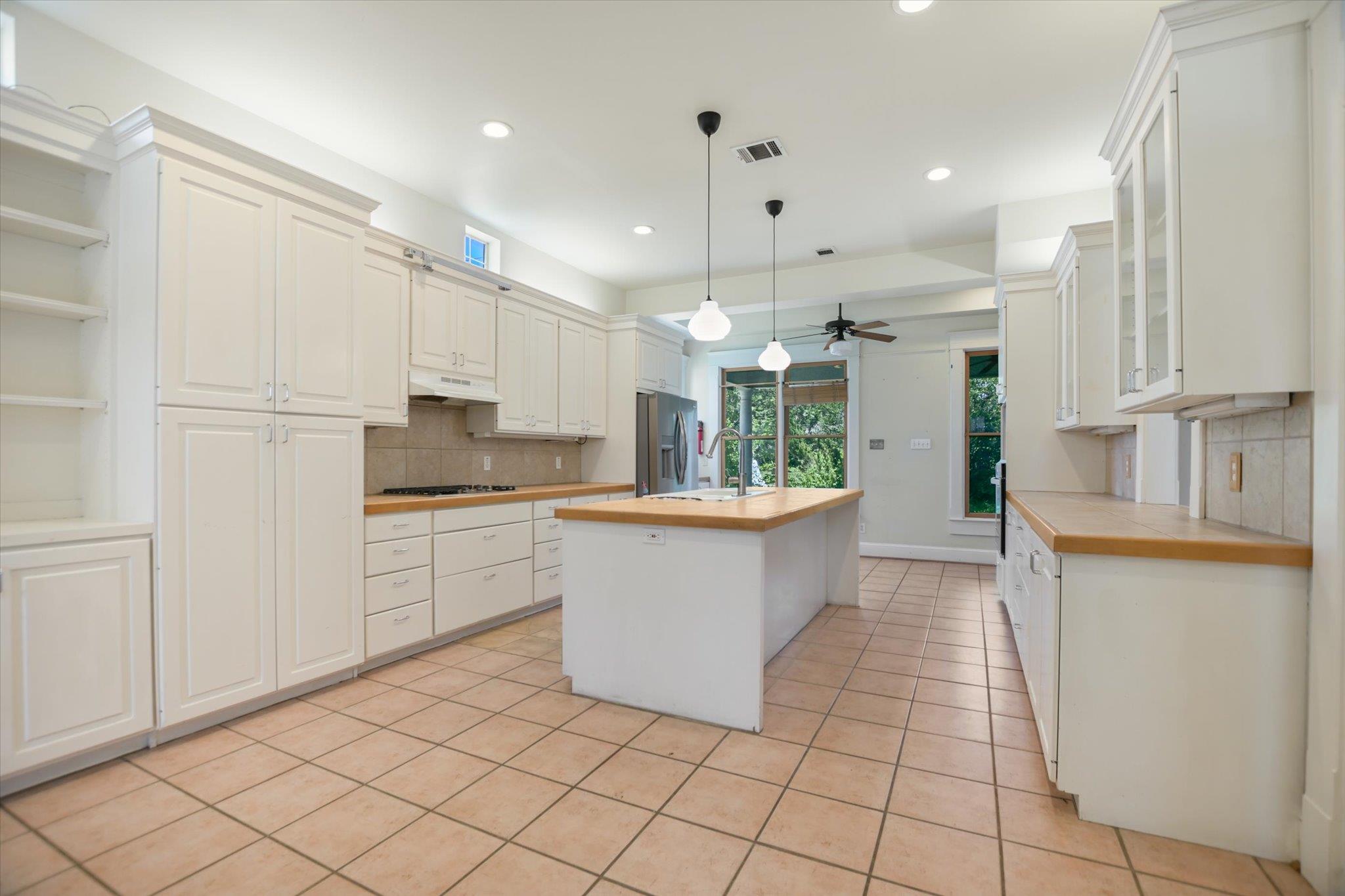 1150 San Bernard St # 1, Austin, TX 78702