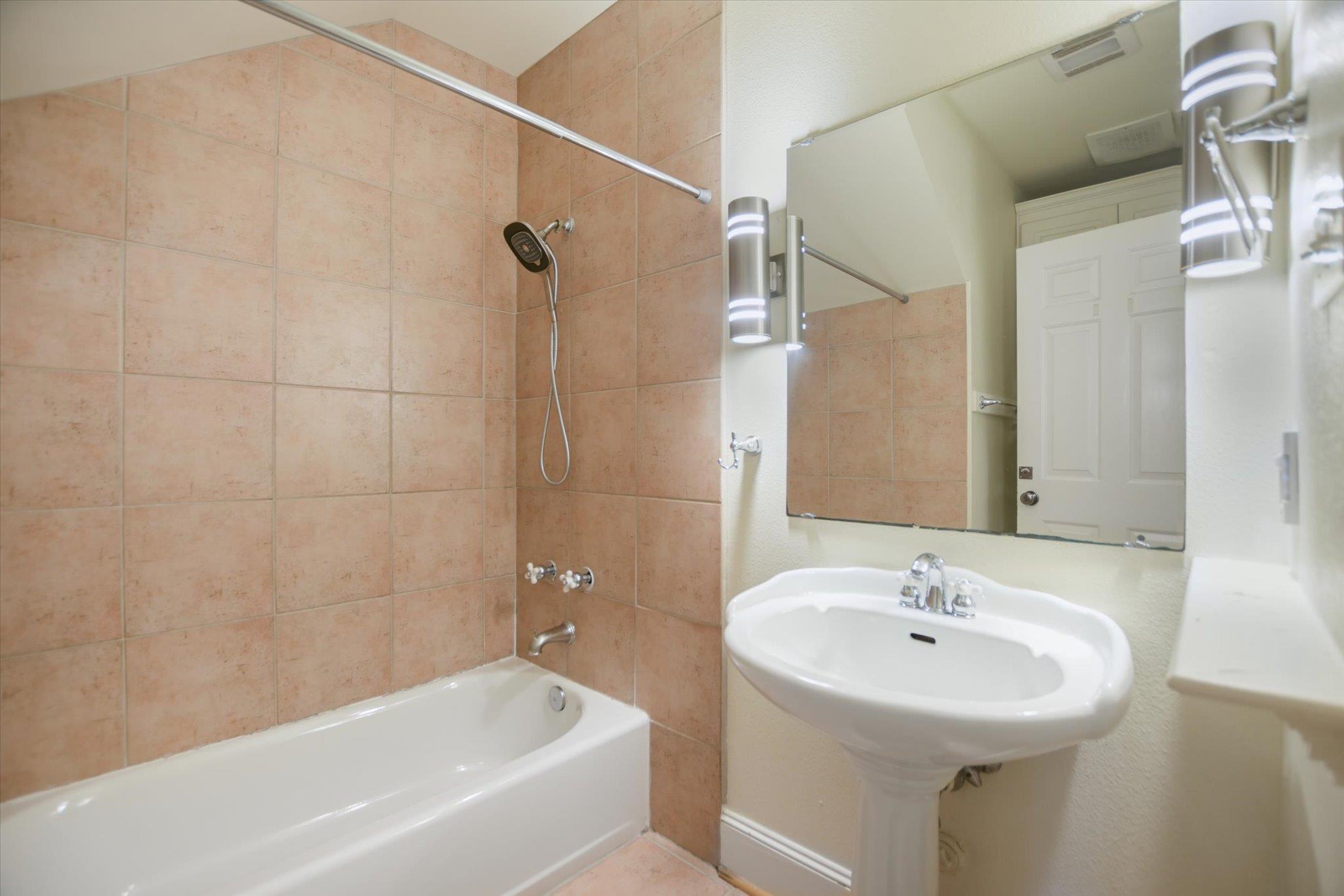 1150 San Bernard St # 1, Austin, TX 78702