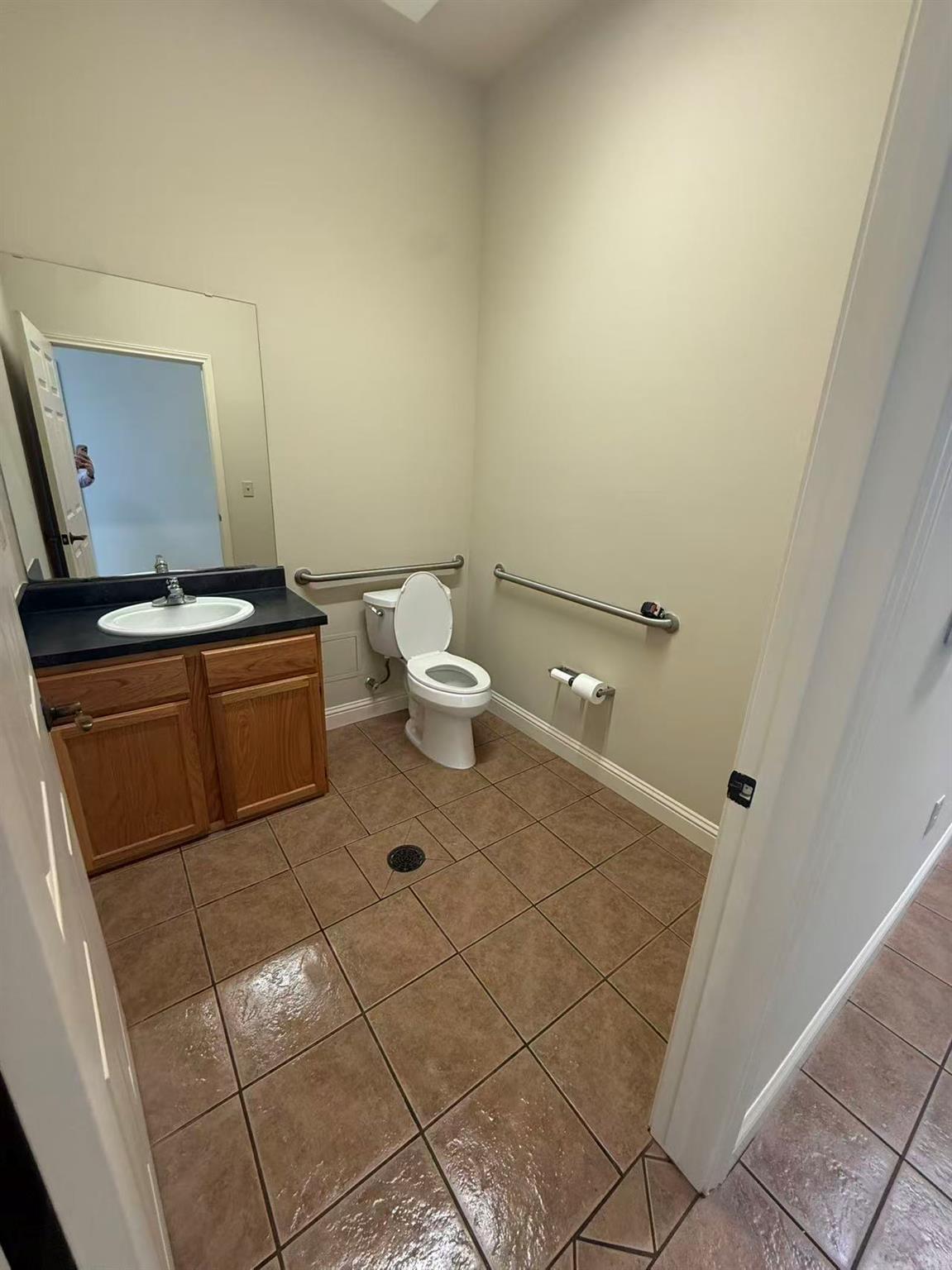 13284 Pond Springs Rd # 201, Austin, TX 78729