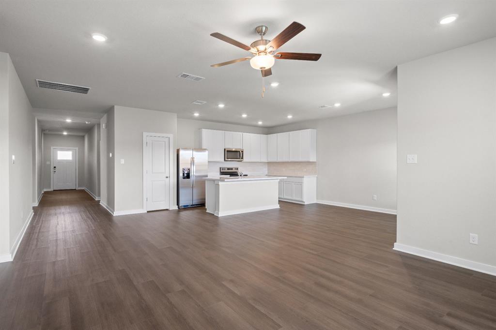 177 Sleep Hollow, Jarrell, TX 76537