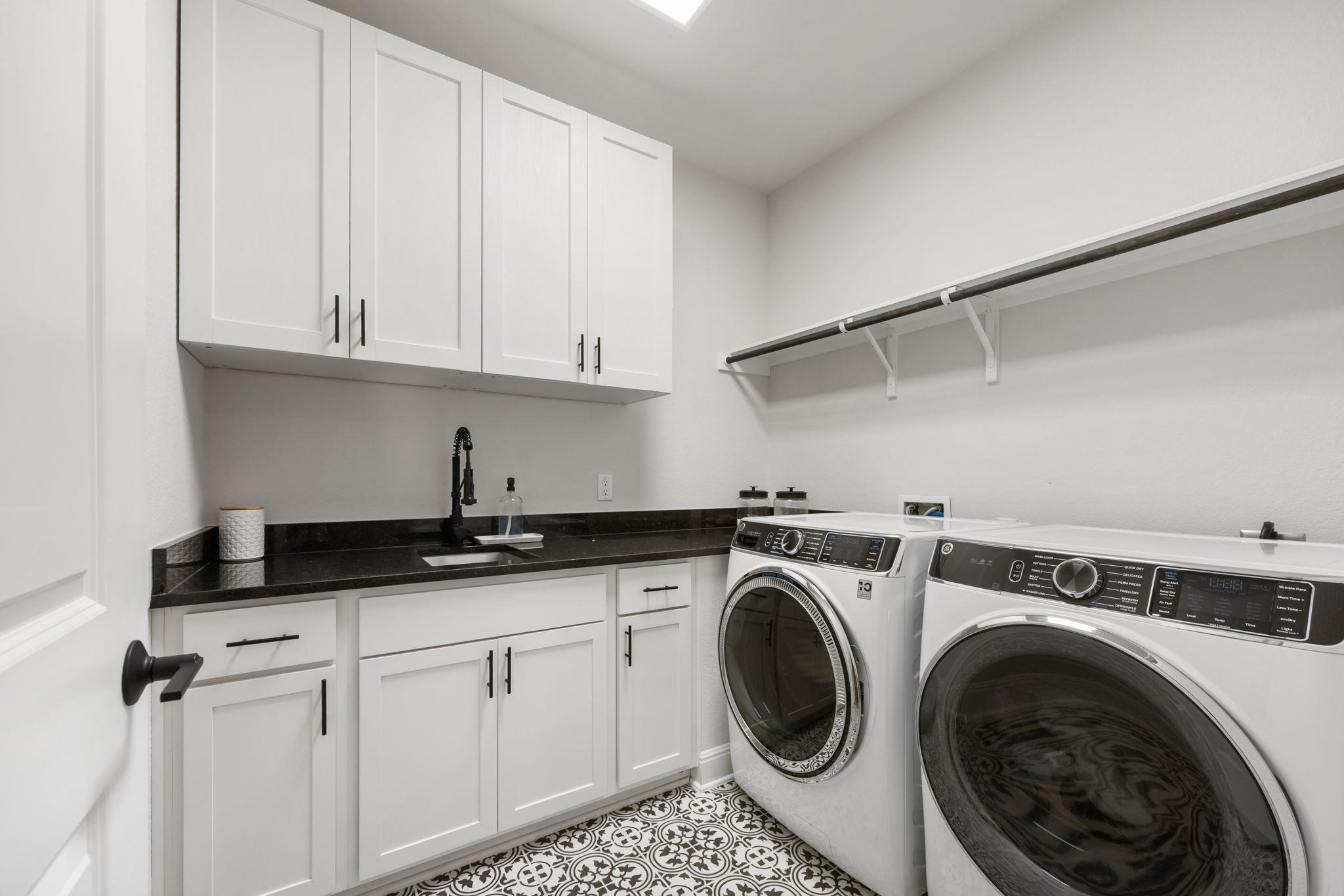 121 Beryl Way, Dripping Springs, TX 78620