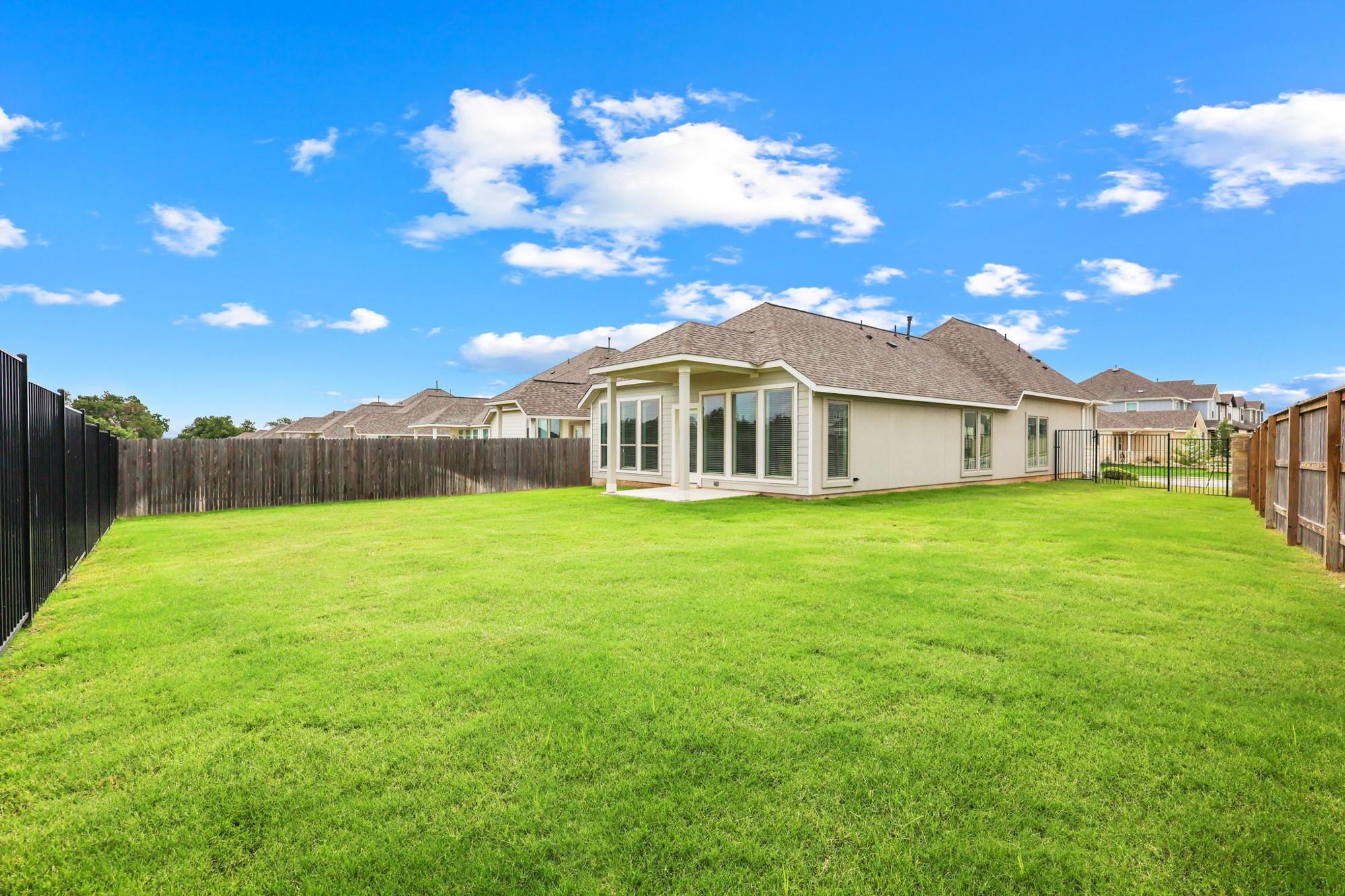 201 Banyon Dr, Liberty Hill, TX 78642