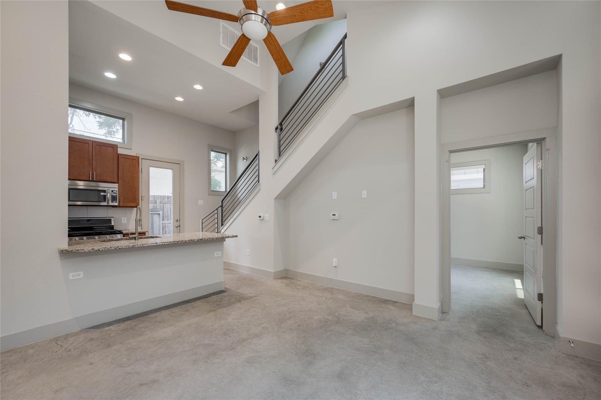 2612 Willow St # B, Austin, TX 78702