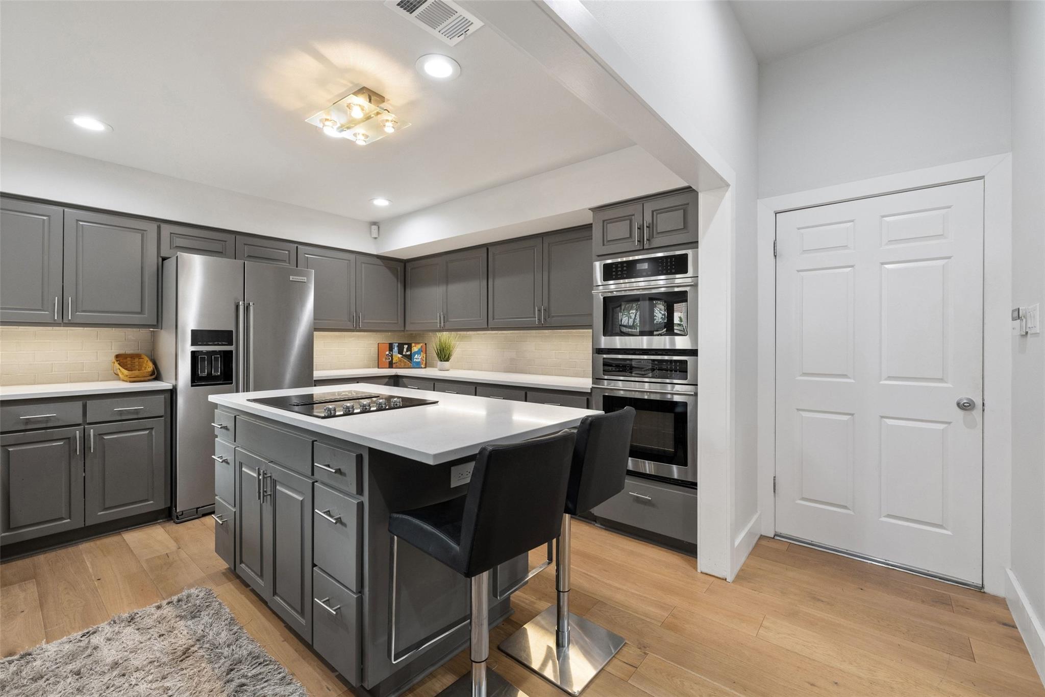 1615 Spyglass Dr # 4, Austin, TX 78746
