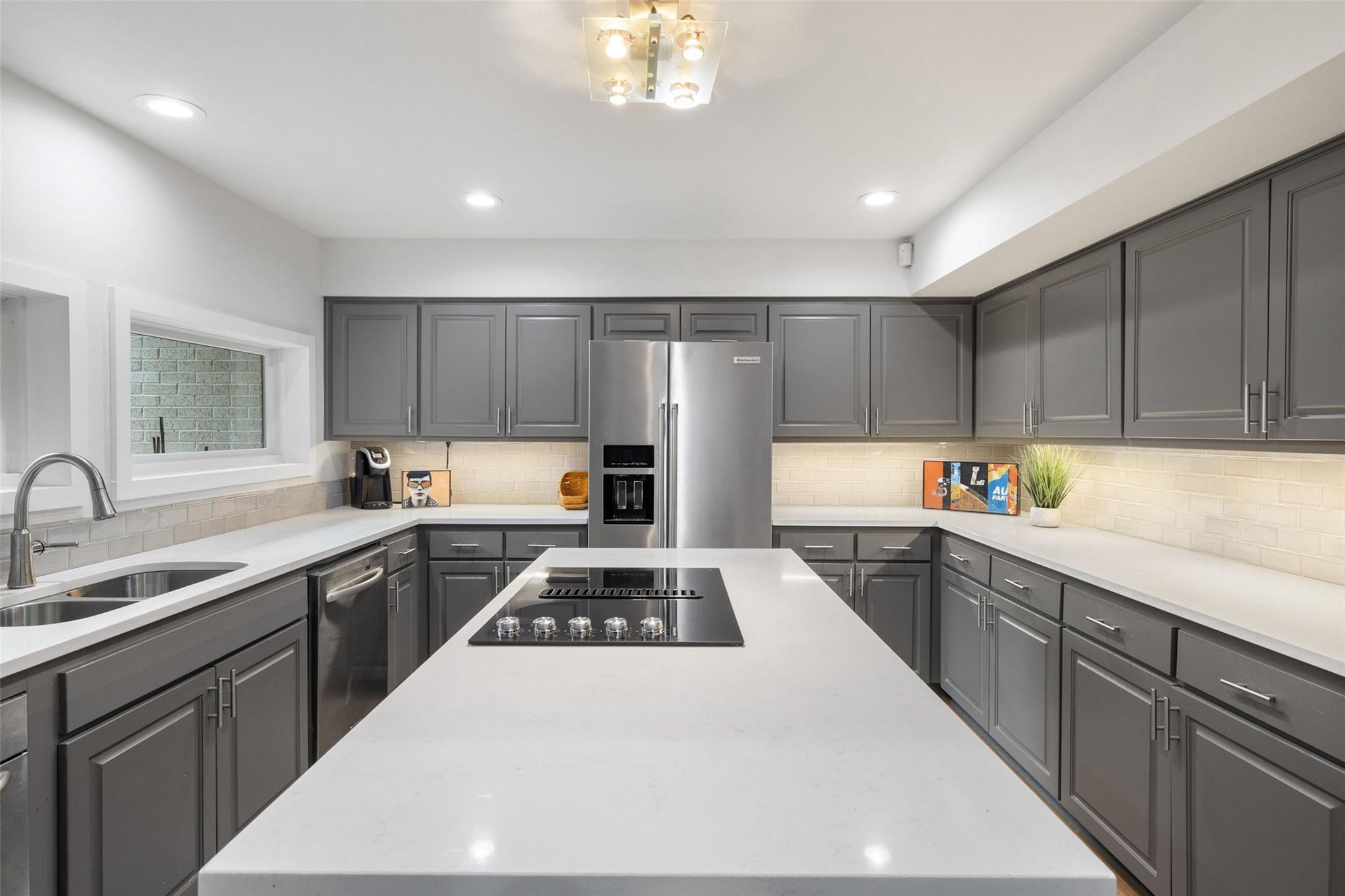 1615 Spyglass Dr # 4, Austin, TX 78746
