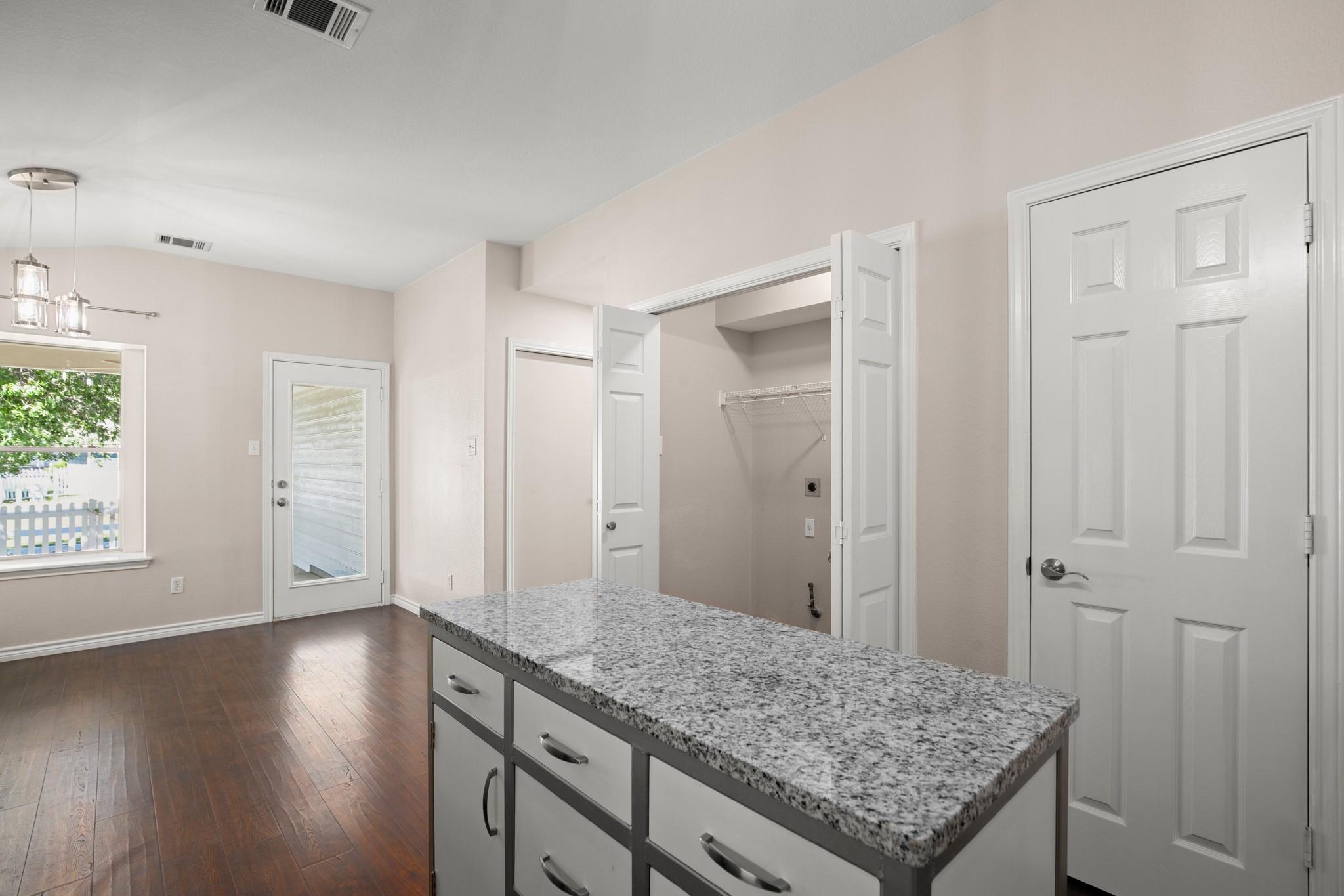 151 Sampson, Kyle, TX 78640