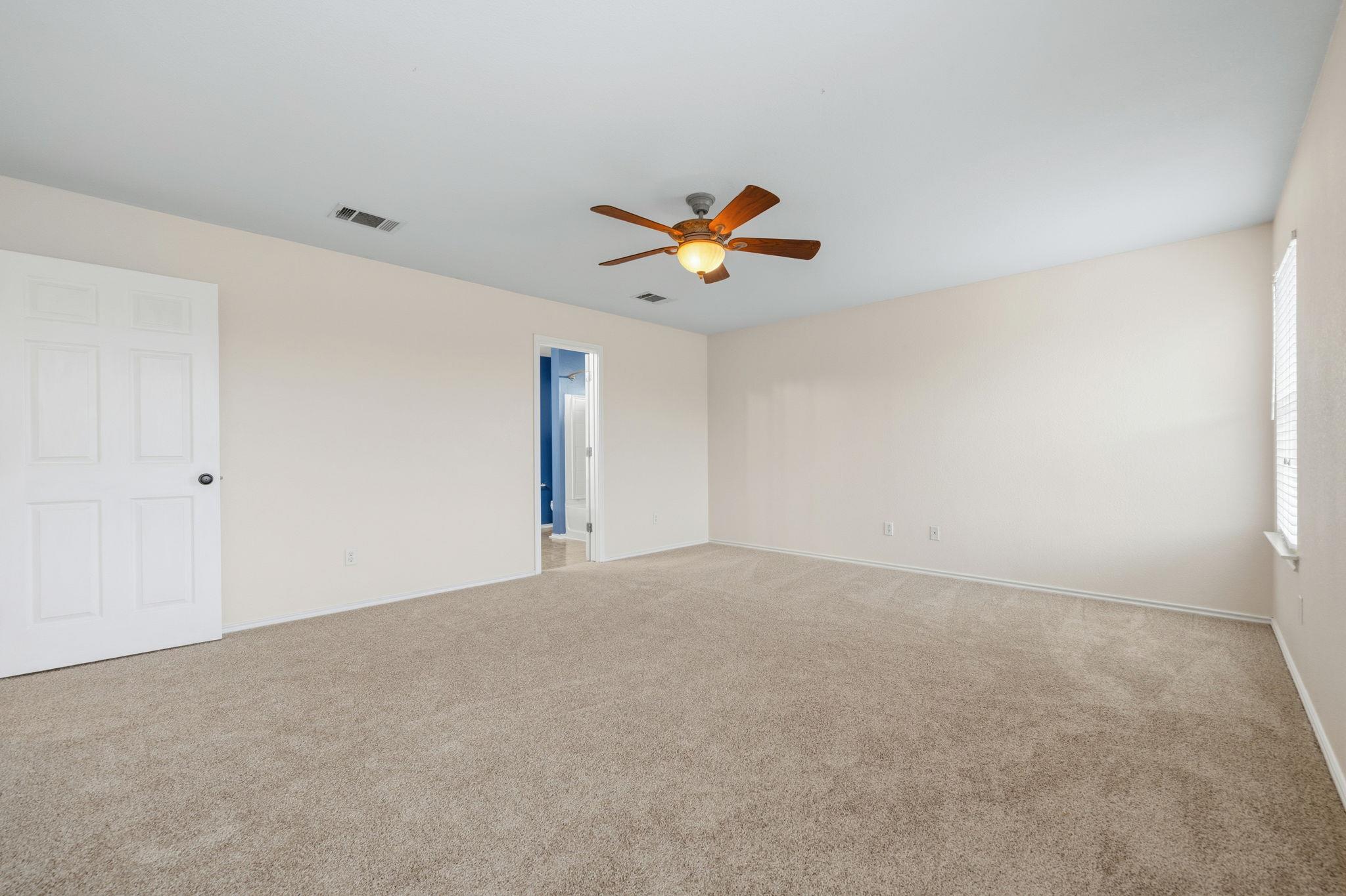 141 Meadow Park Dr, Georgetown, TX 78626