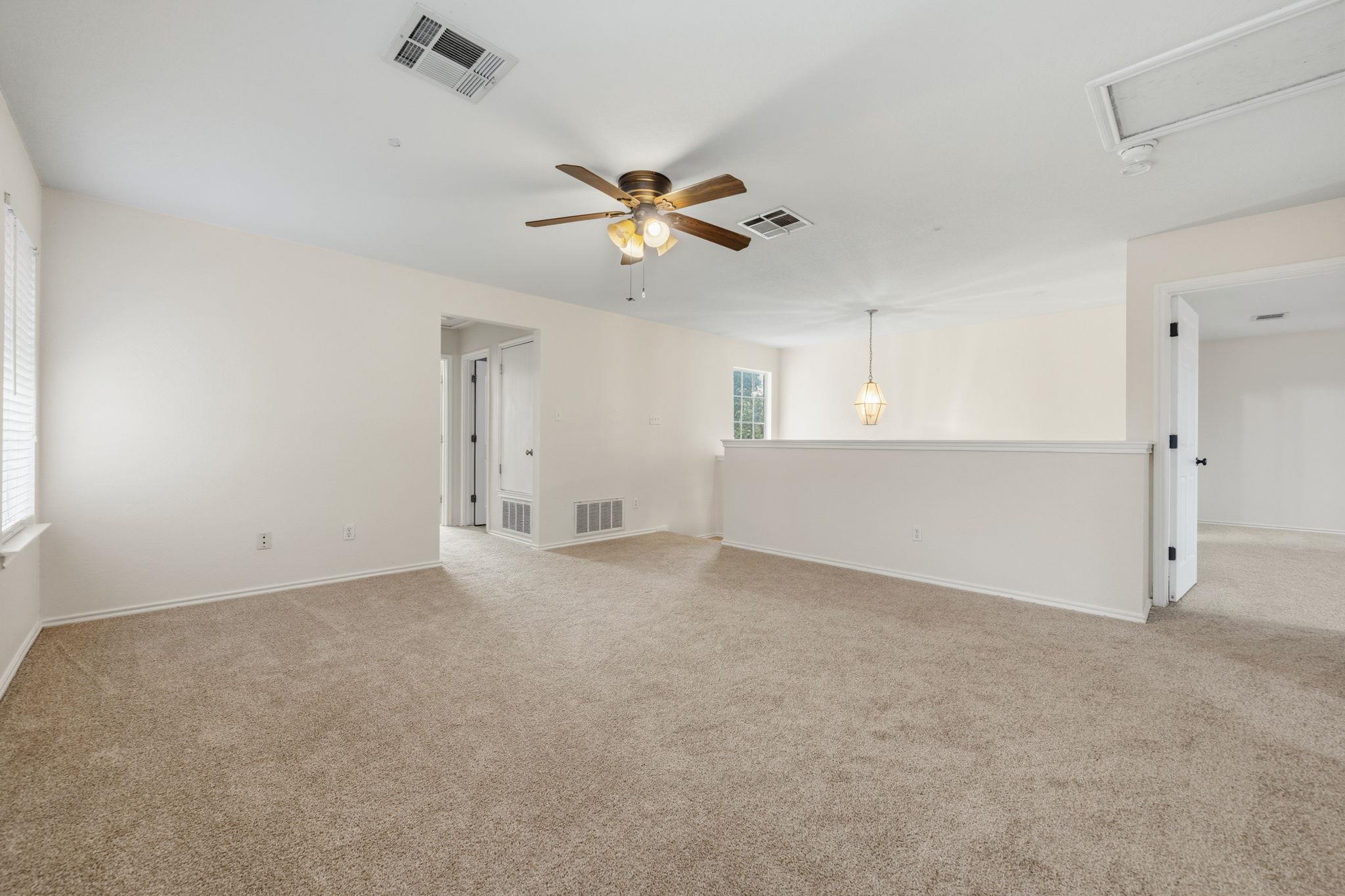141 Meadow Park Dr, Georgetown, TX 78626