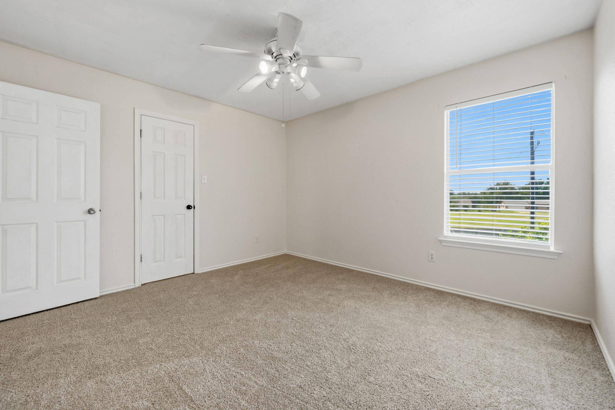 141 Meadow Park Dr, Georgetown, TX 78626