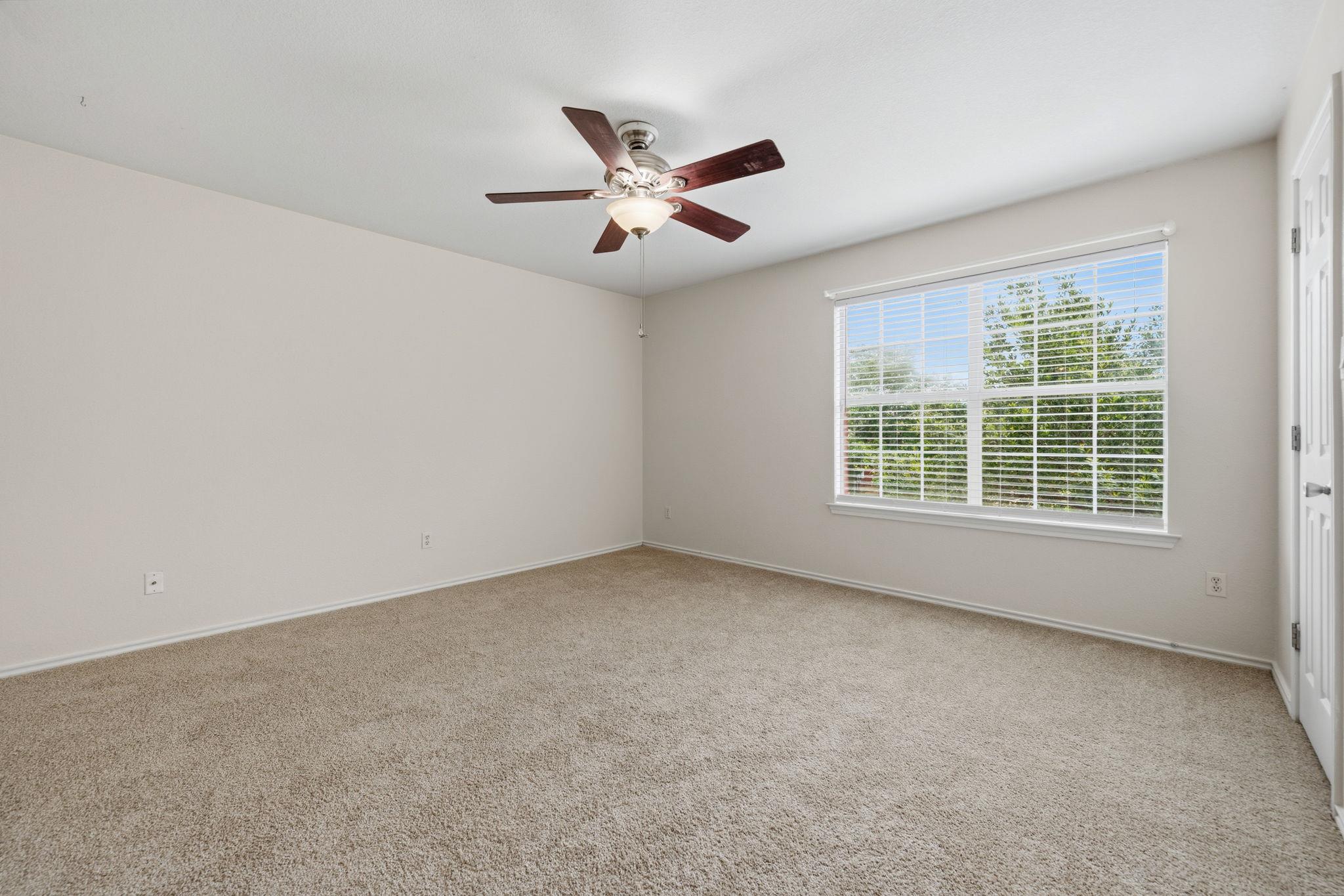 141 Meadow Park Dr, Georgetown, TX 78626
