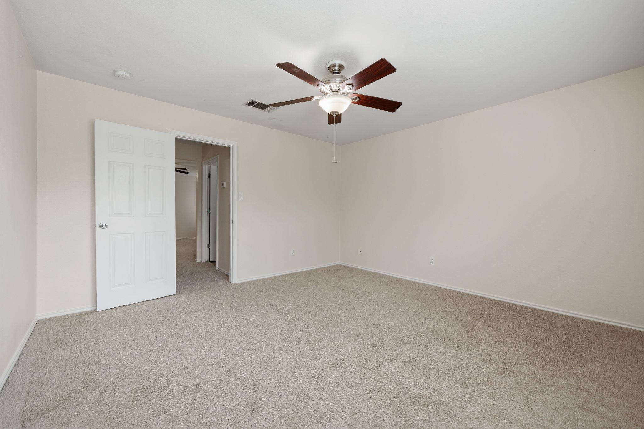 141 Meadow Park Dr, Georgetown, TX 78626