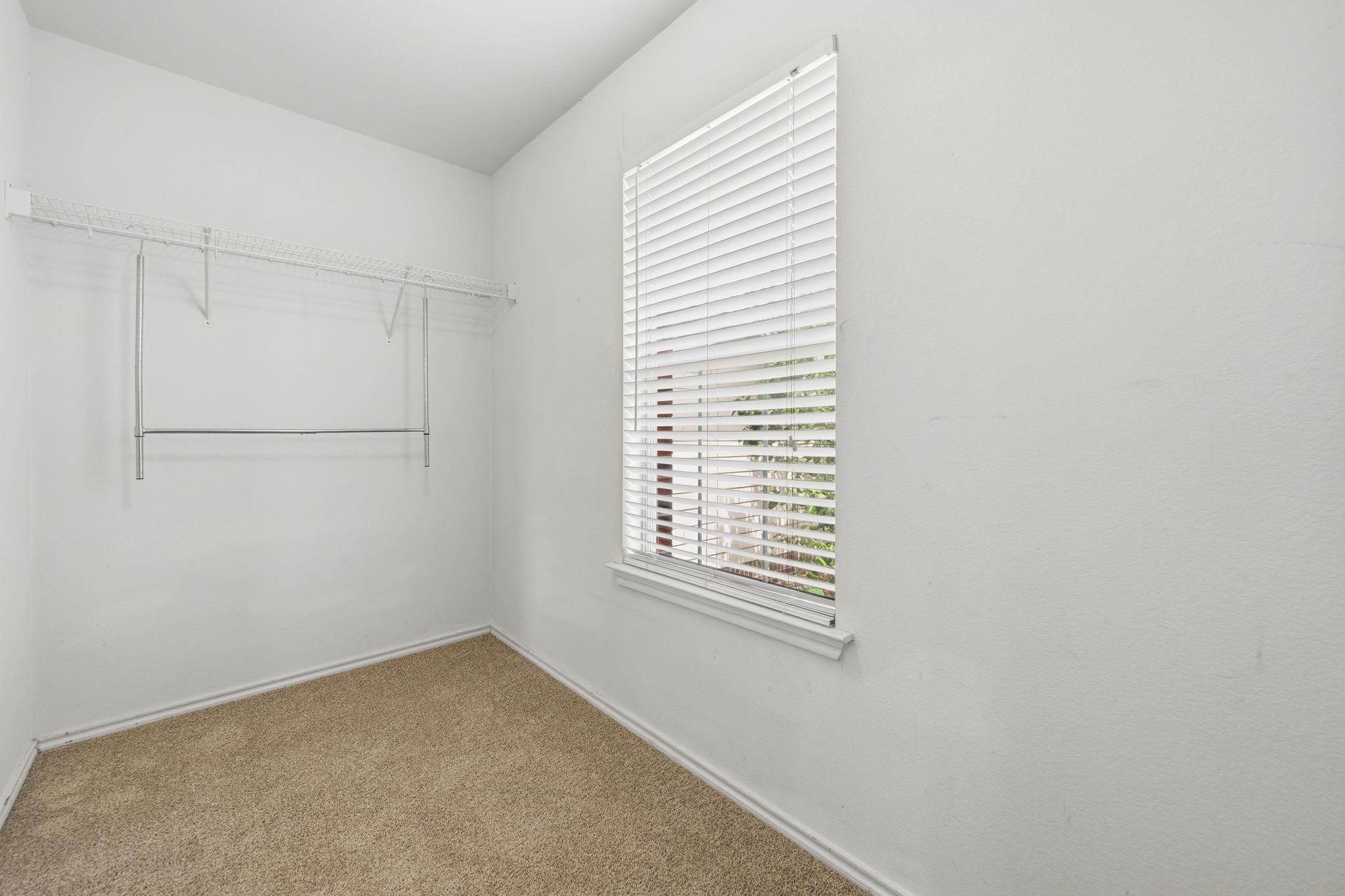 141 Meadow Park Dr, Georgetown, TX 78626