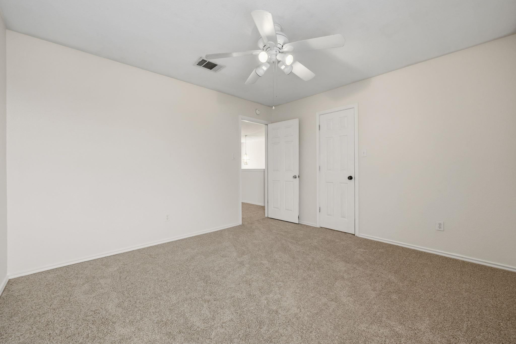 141 Meadow Park Dr, Georgetown, TX 78626