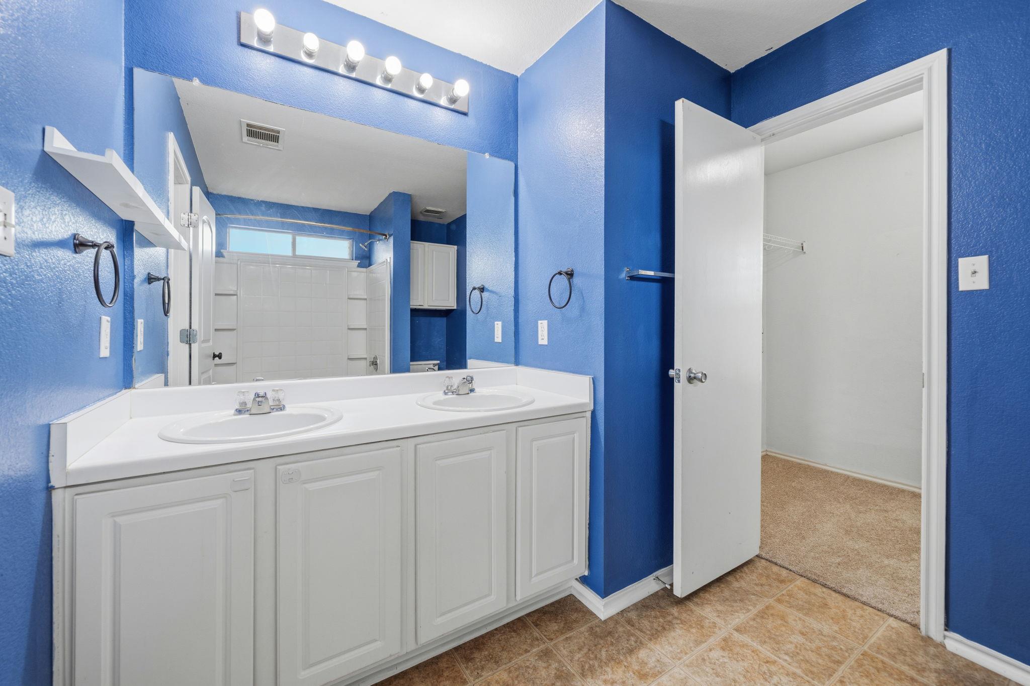 141 Meadow Park Dr, Georgetown, TX 78626