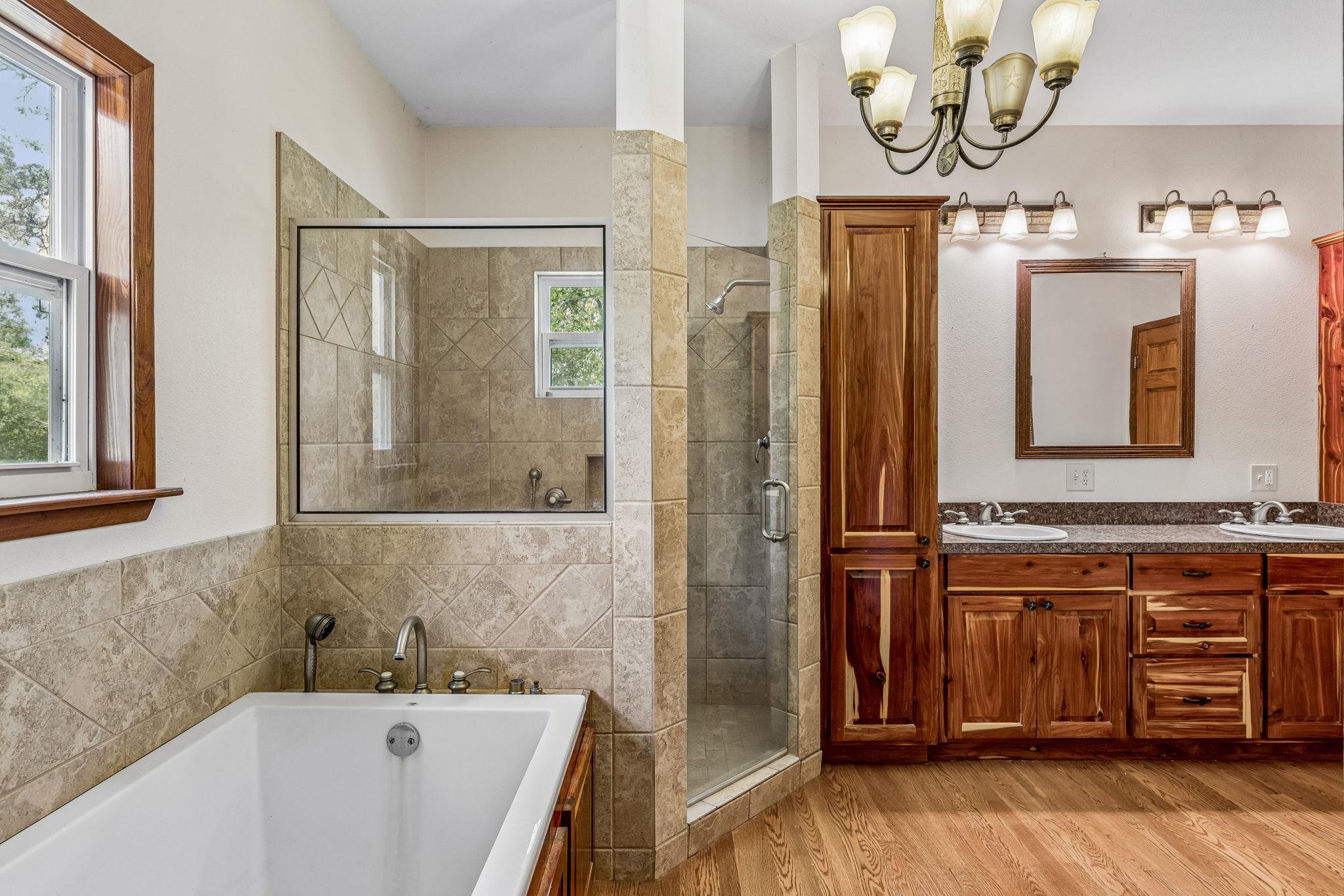 1811 W Old Lockhart Rd, West Point, TX 78963