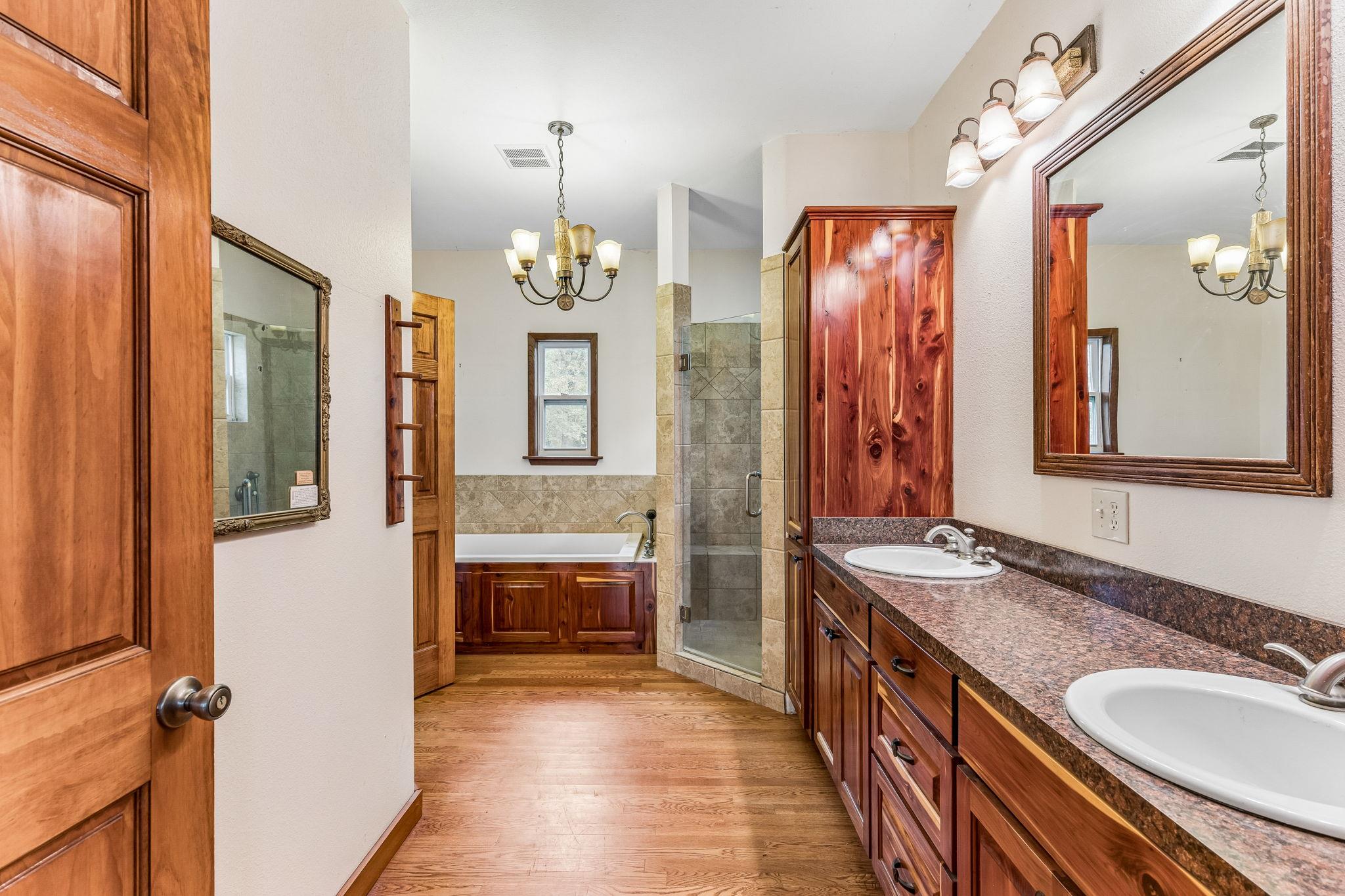1811 W Old Lockhart Rd, West Point, TX 78963