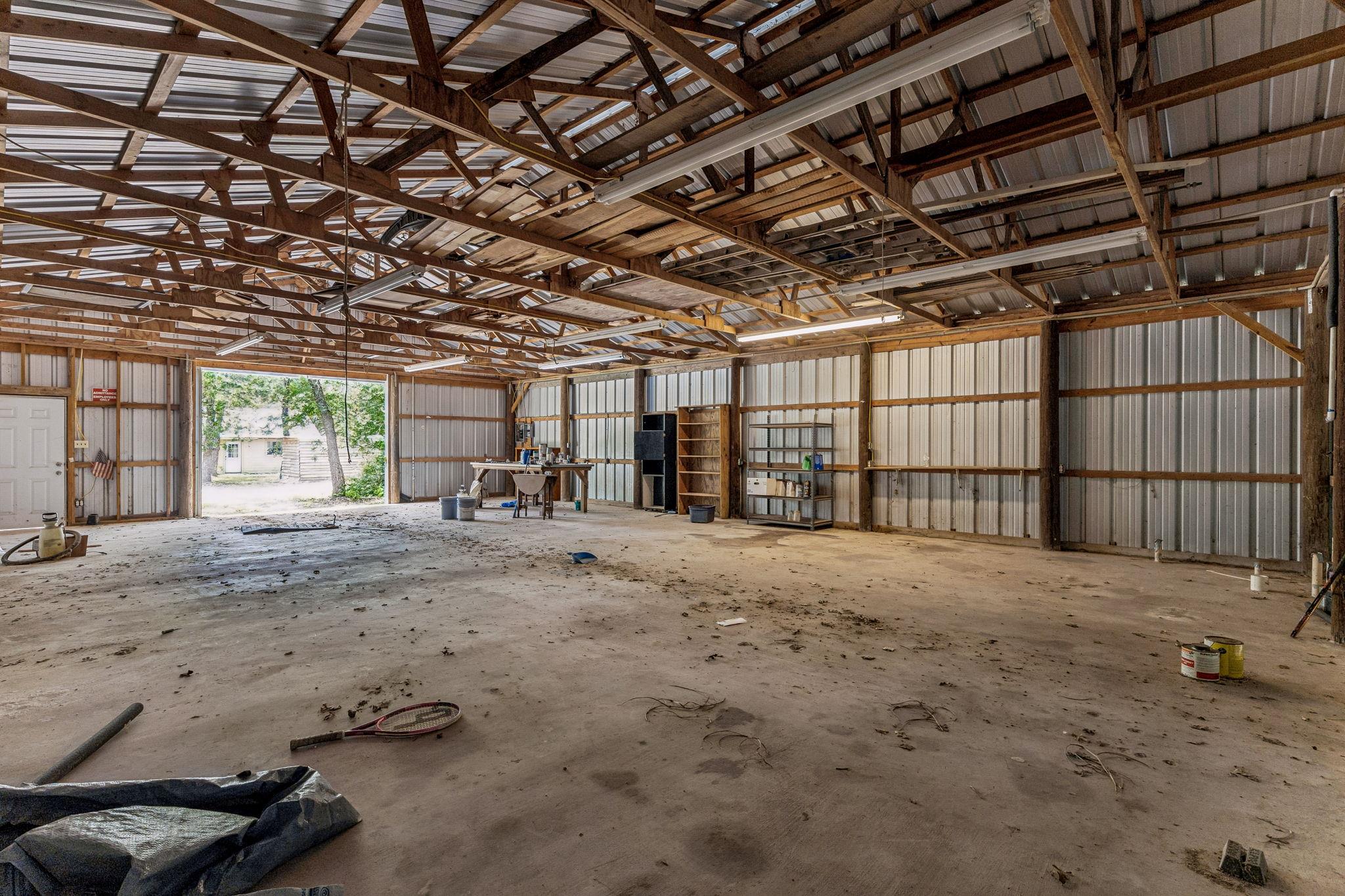 1811 W Old Lockhart Rd, West Point, TX 78963