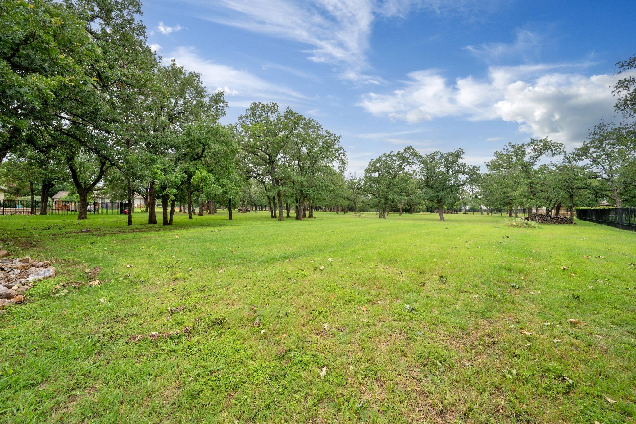 216 Independence Dr, Georgetown, TX 78633