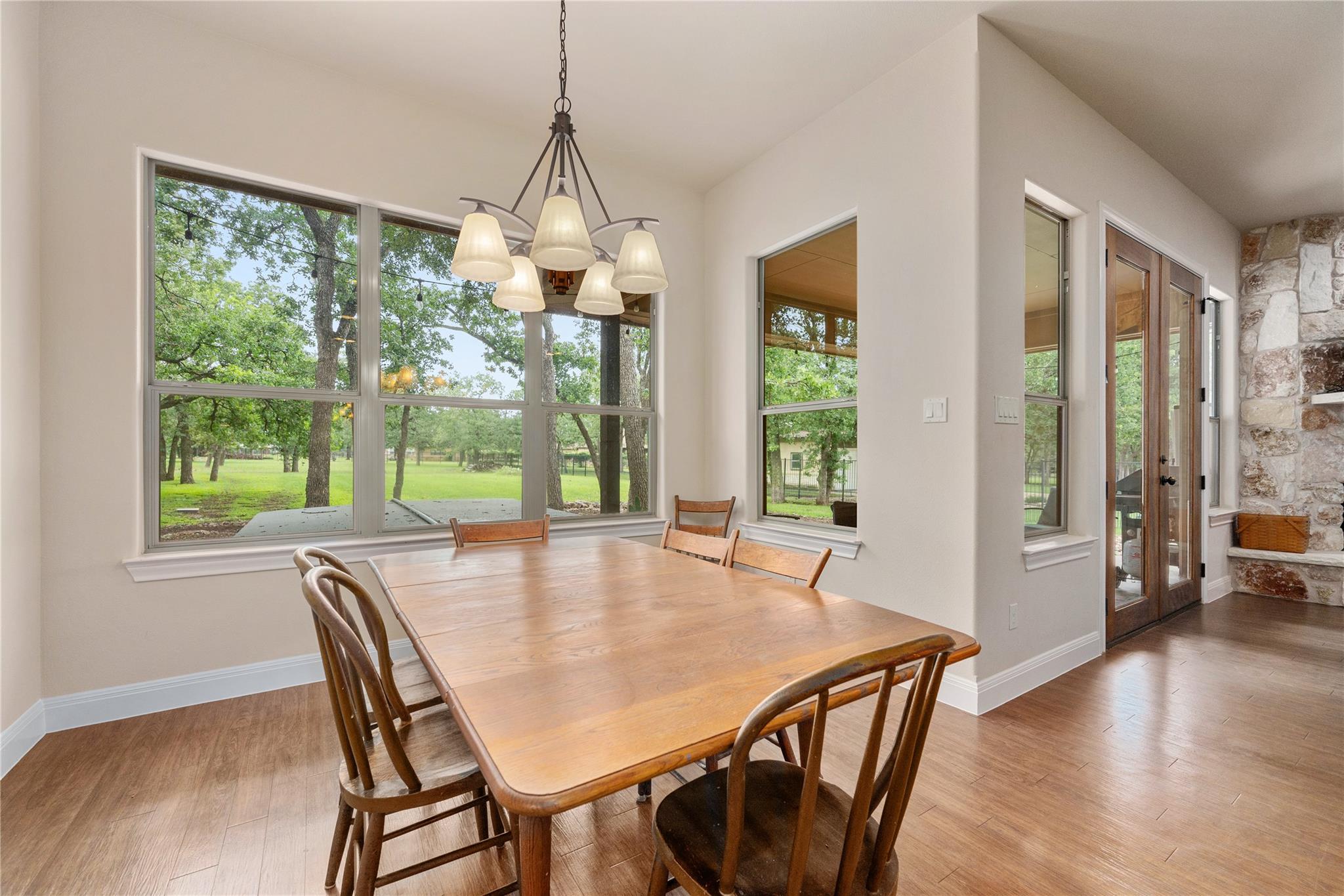 216 Independence Dr, Georgetown, TX 78633