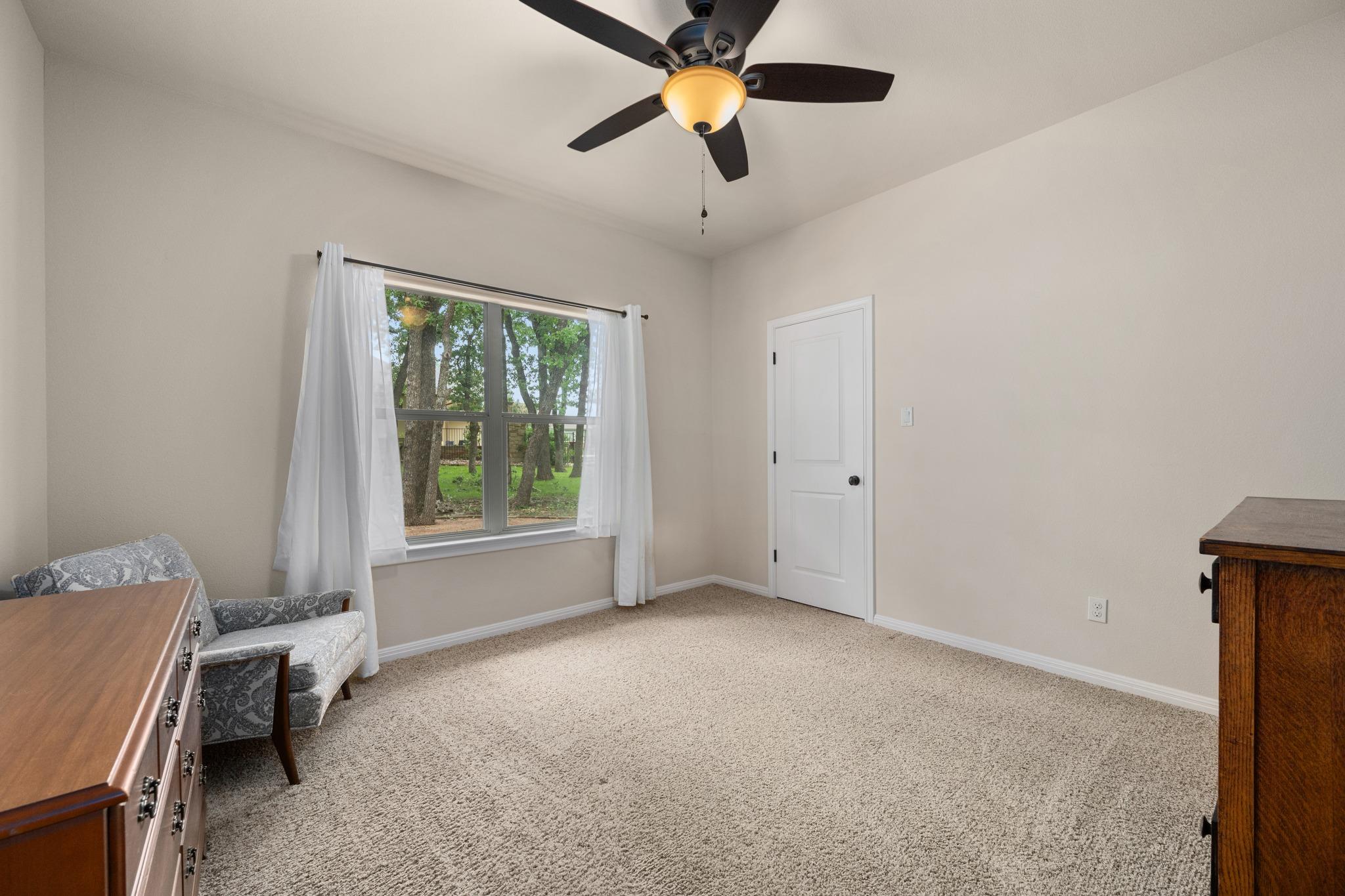 216 Independence Dr, Georgetown, TX 78633