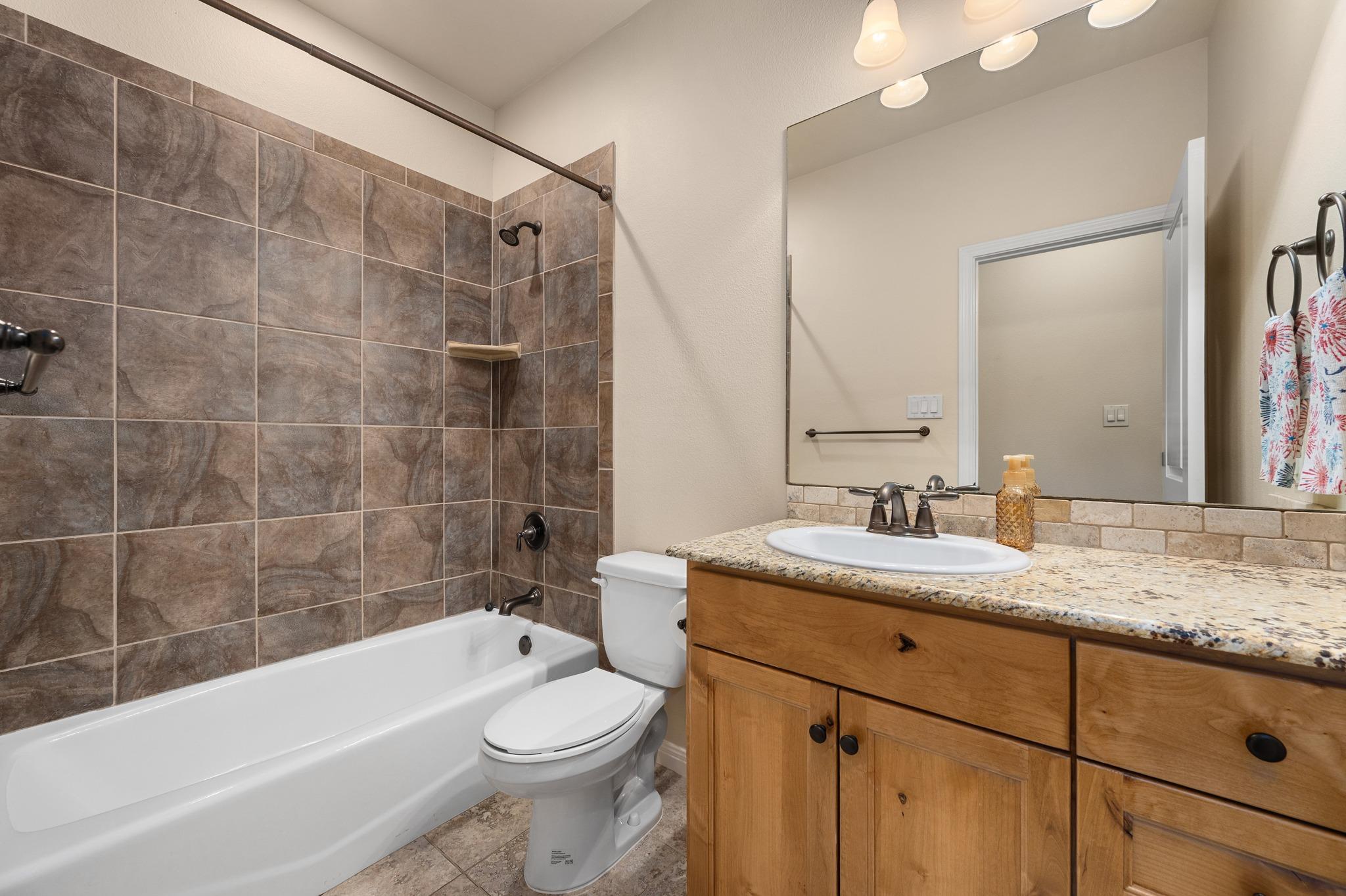216 Independence Dr, Georgetown, TX 78633