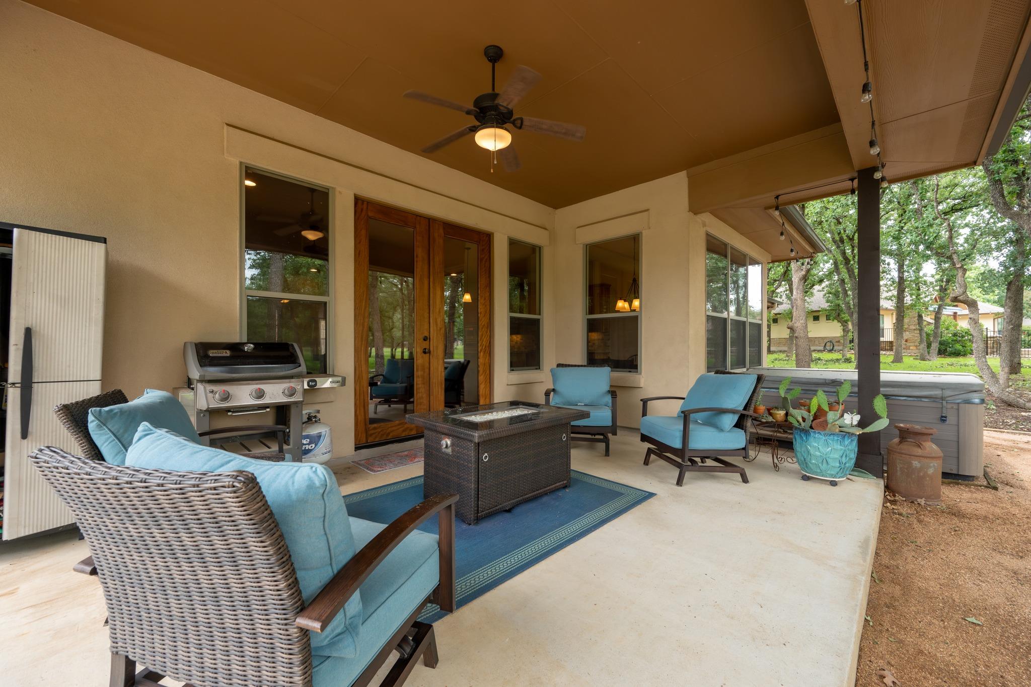 216 Independence Dr, Georgetown, TX 78633