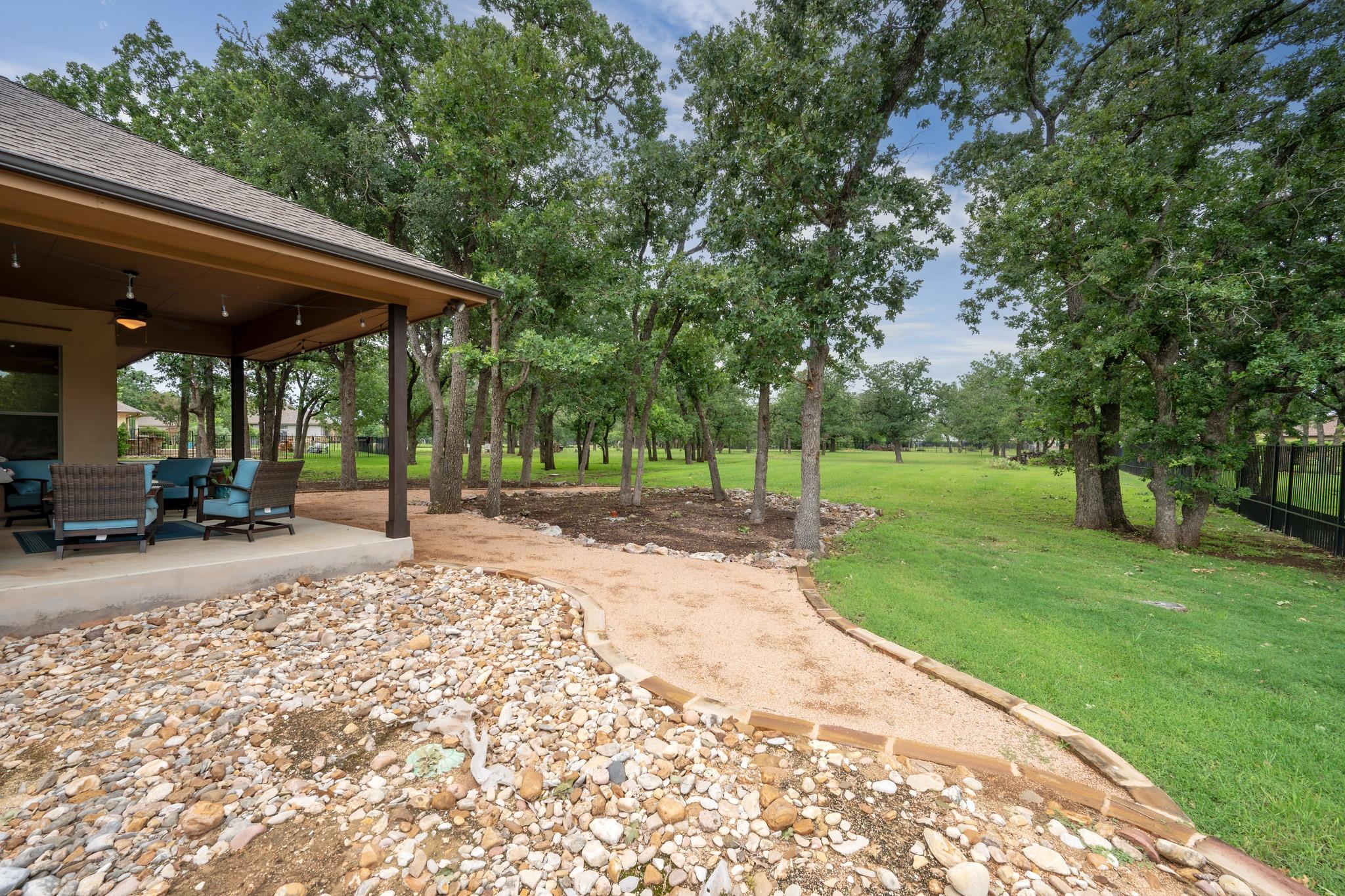 216 Independence Dr, Georgetown, TX 78633