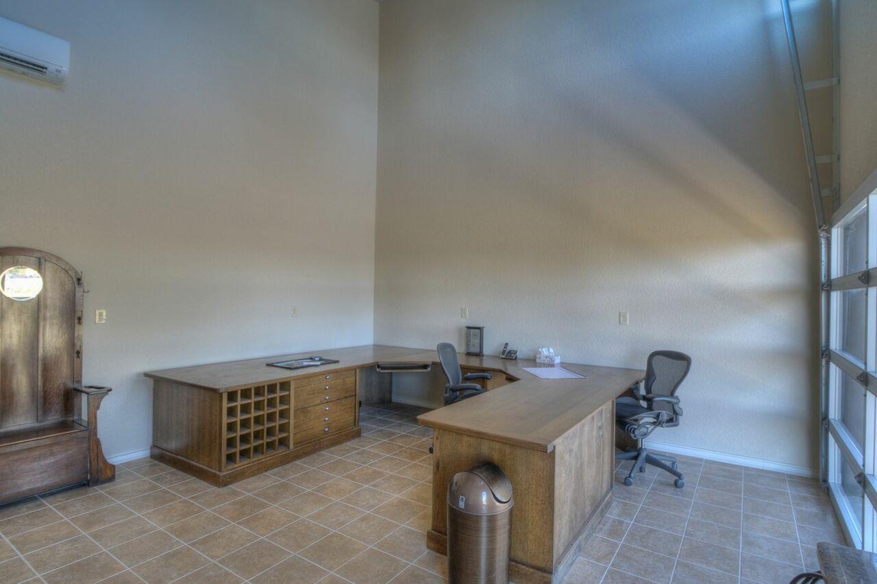 5526 N US Hwy 281, Marble Falls, TX 78654