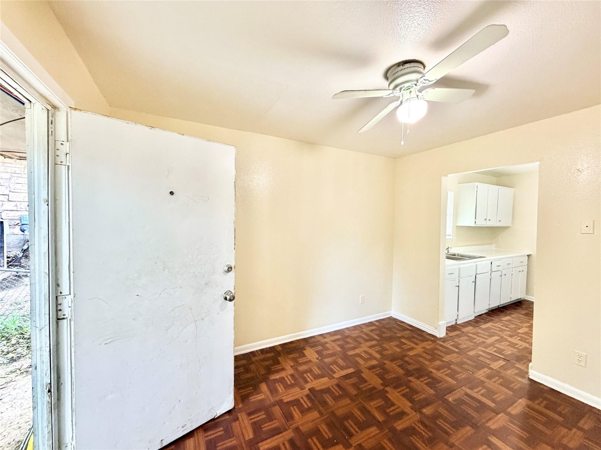 6257 Manor Rd # B, Austin, TX 78723