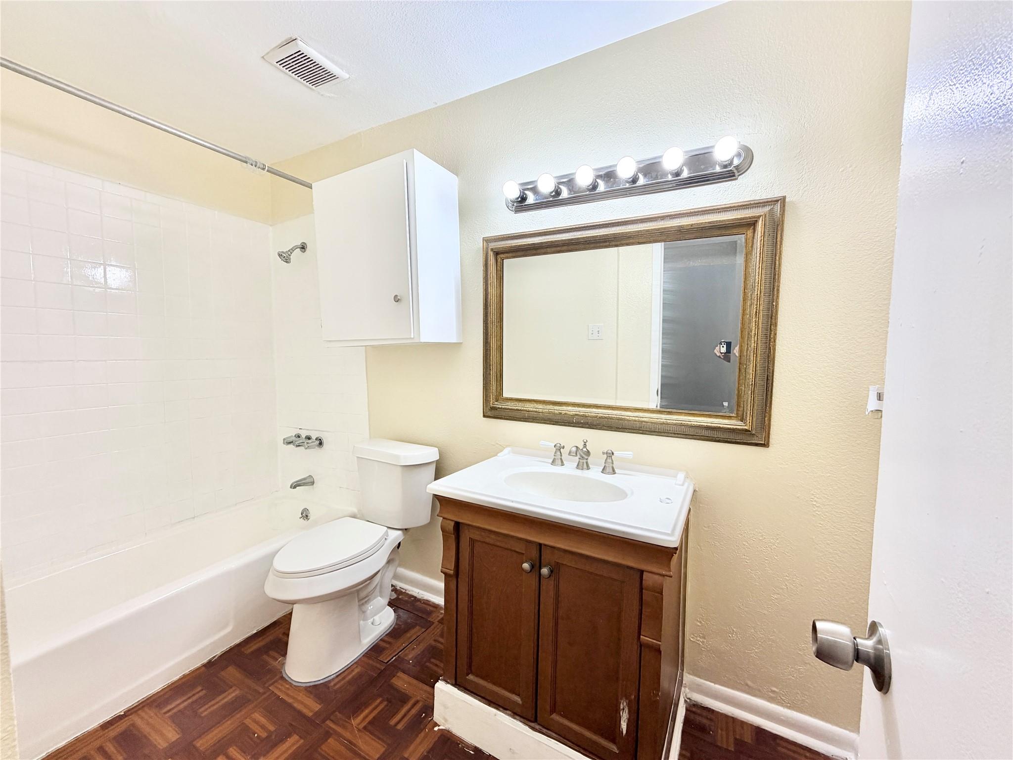 6257 Manor Rd # B, Austin, TX 78723