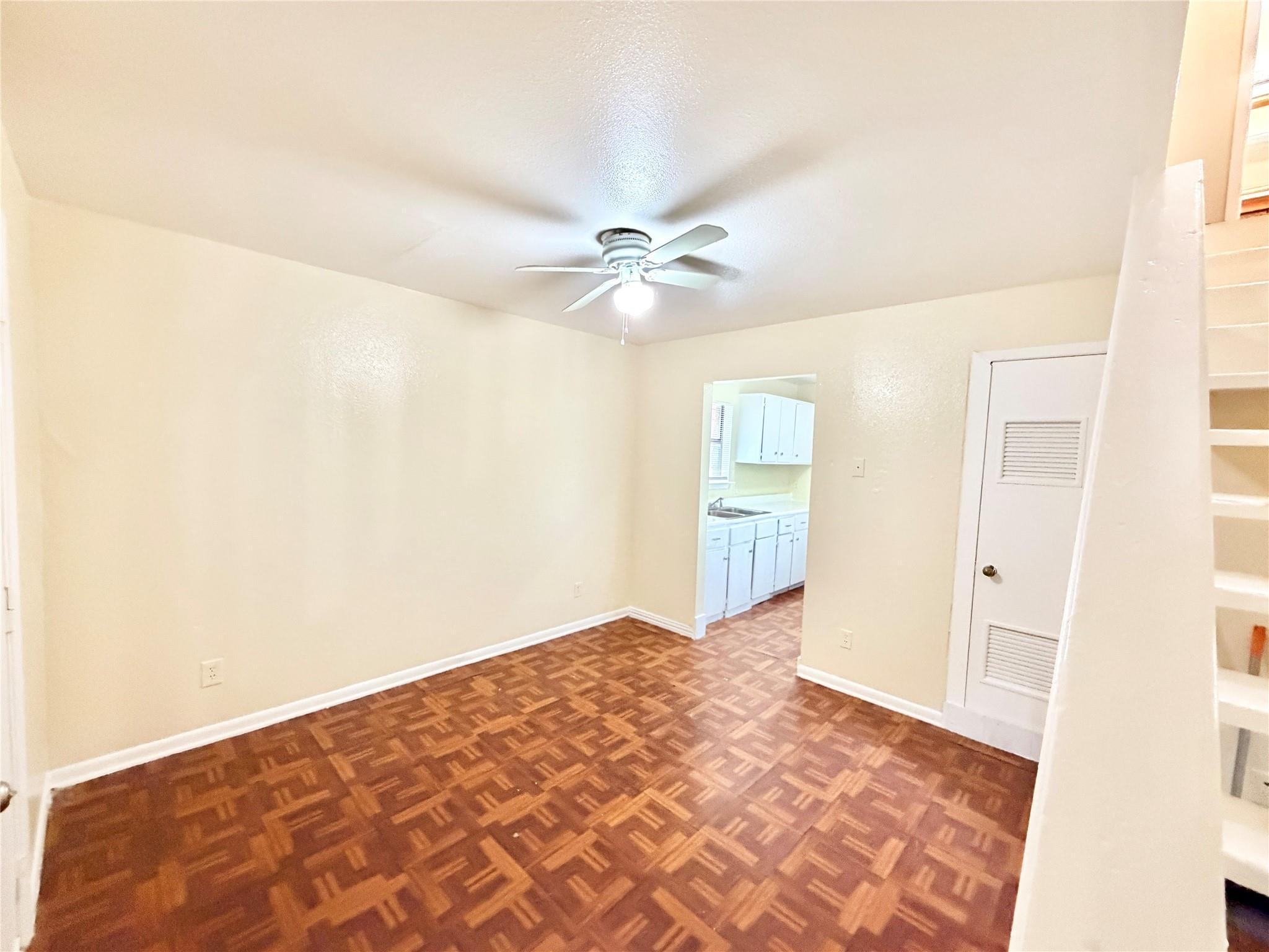 6257 Manor Rd # B, Austin, TX 78723