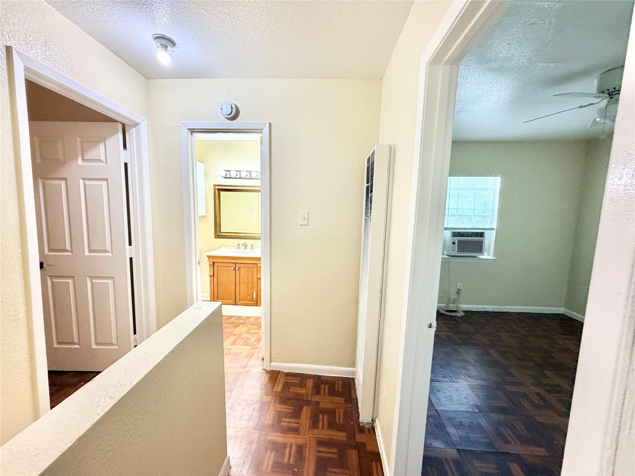 6257 Manor Rd # B, Austin, TX 78723
