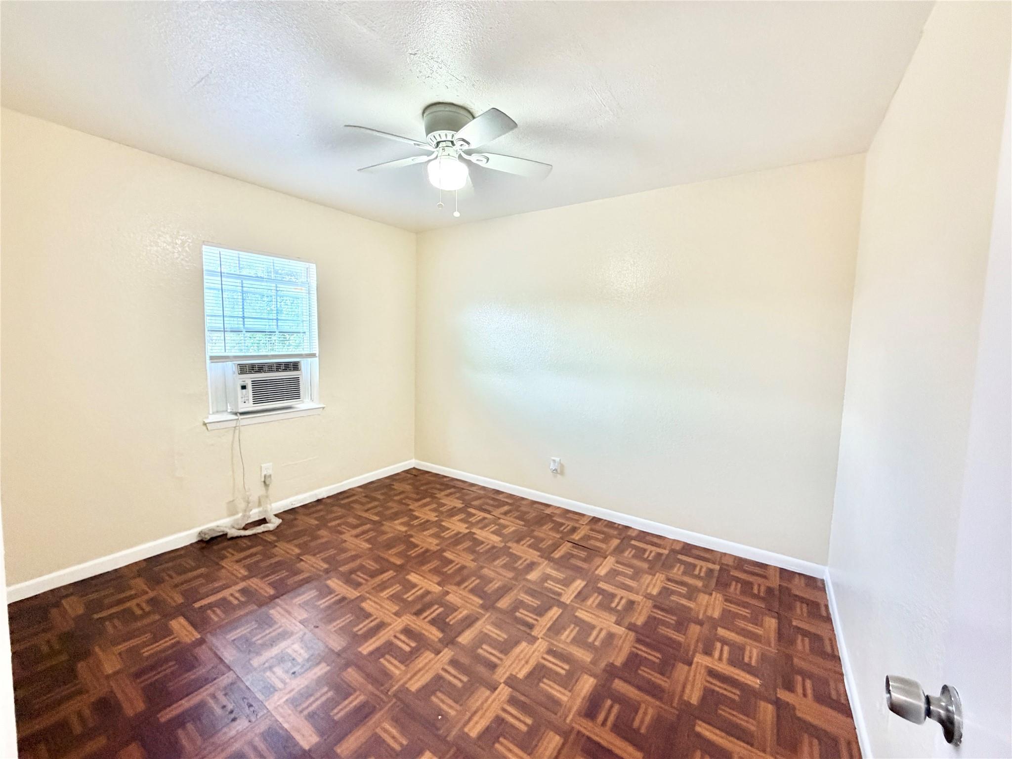 6257 Manor Rd # B, Austin, TX 78723