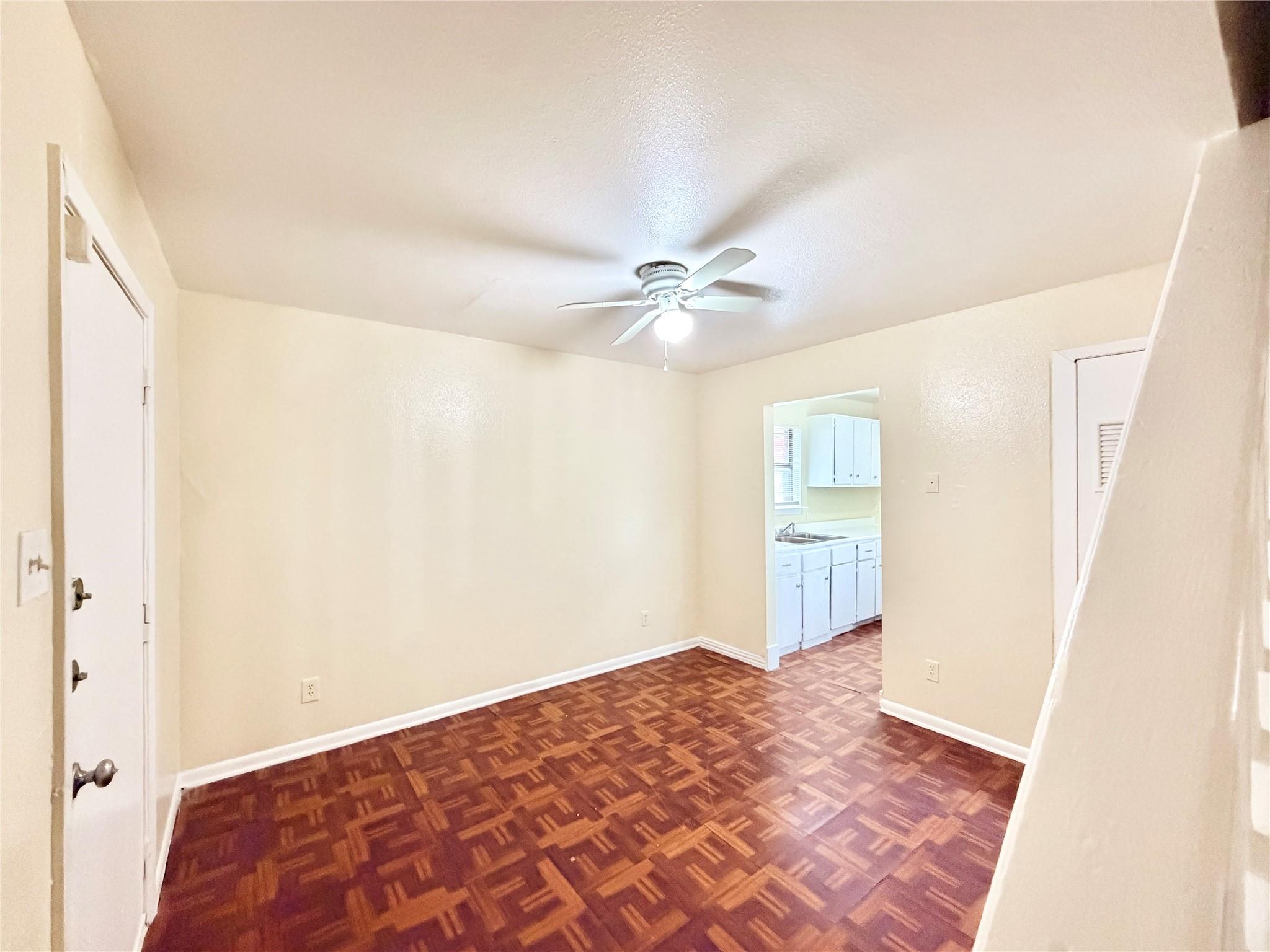 6257 Manor Rd # B, Austin, TX 78723