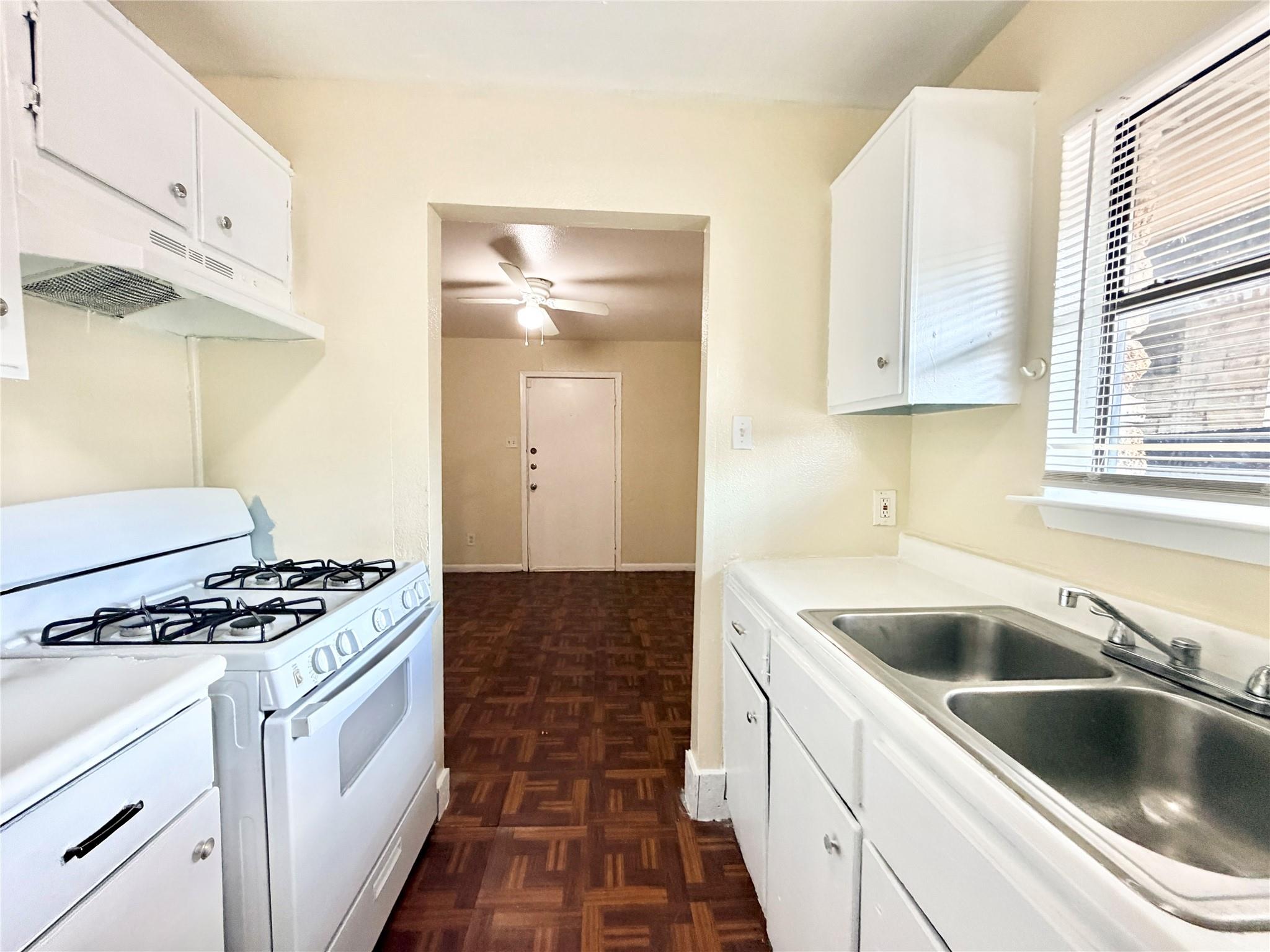 6257 Manor Rd # B, Austin, TX 78723